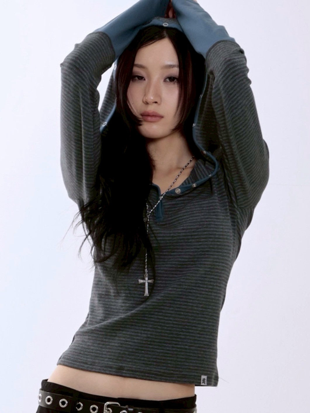 【runningHIGH】STRIPE BUTTON SLIM HOODIE