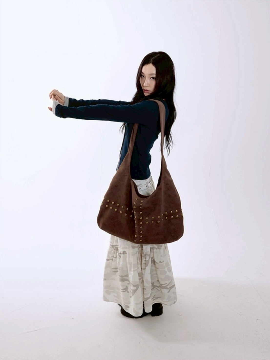 【runningHIGH】STUDDED NUBUCK MESSENGER BAG