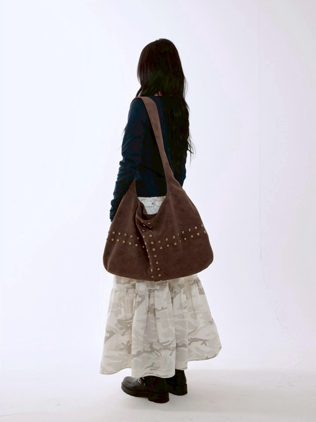 【runningHIGH】STUDDED NUBUCK MESSENGER BAG