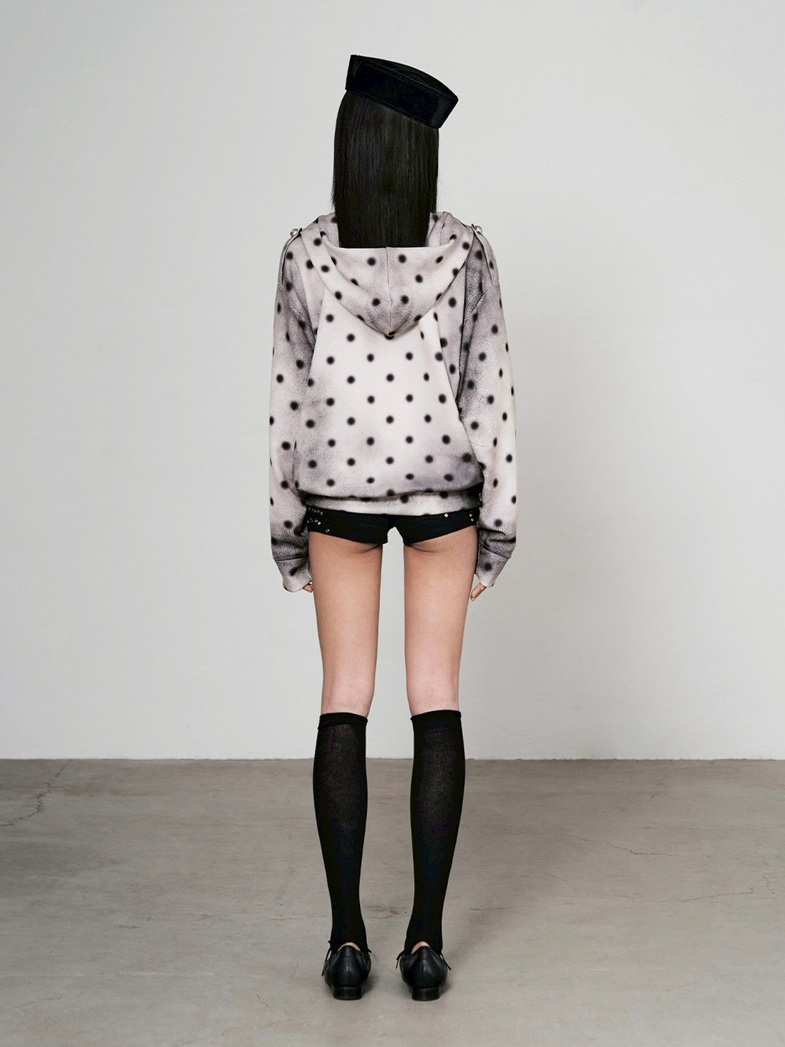 【bonnae】Dusty dot zip-up hoodie