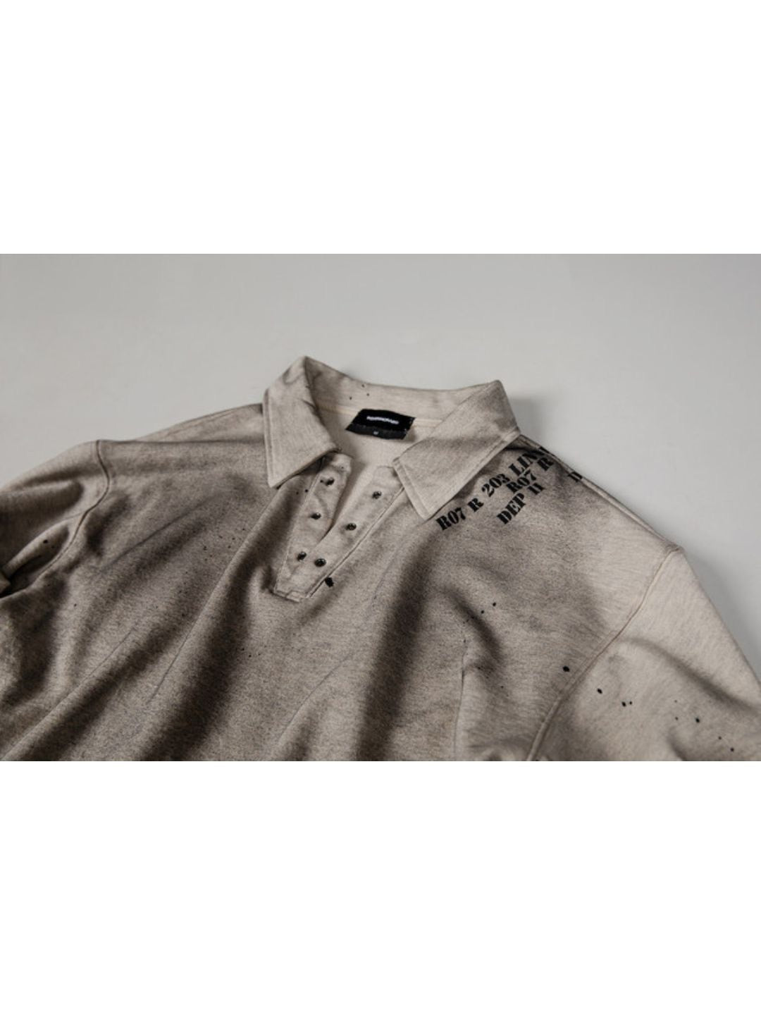 【roaringrad】Dirty Polo Sweatshirt