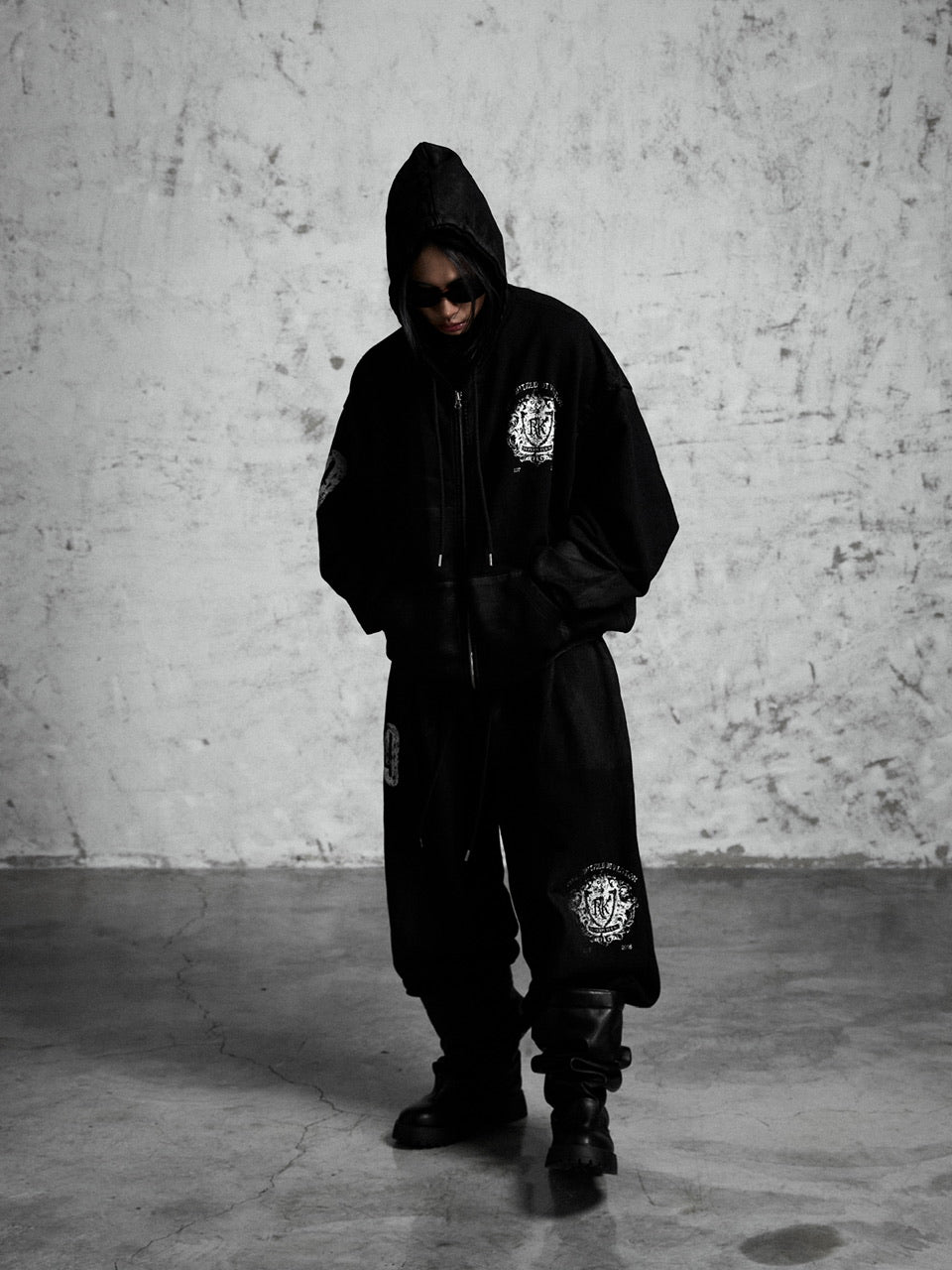 【Rosen Kreuz】COATED SHIELD ZIP UP HOODIE