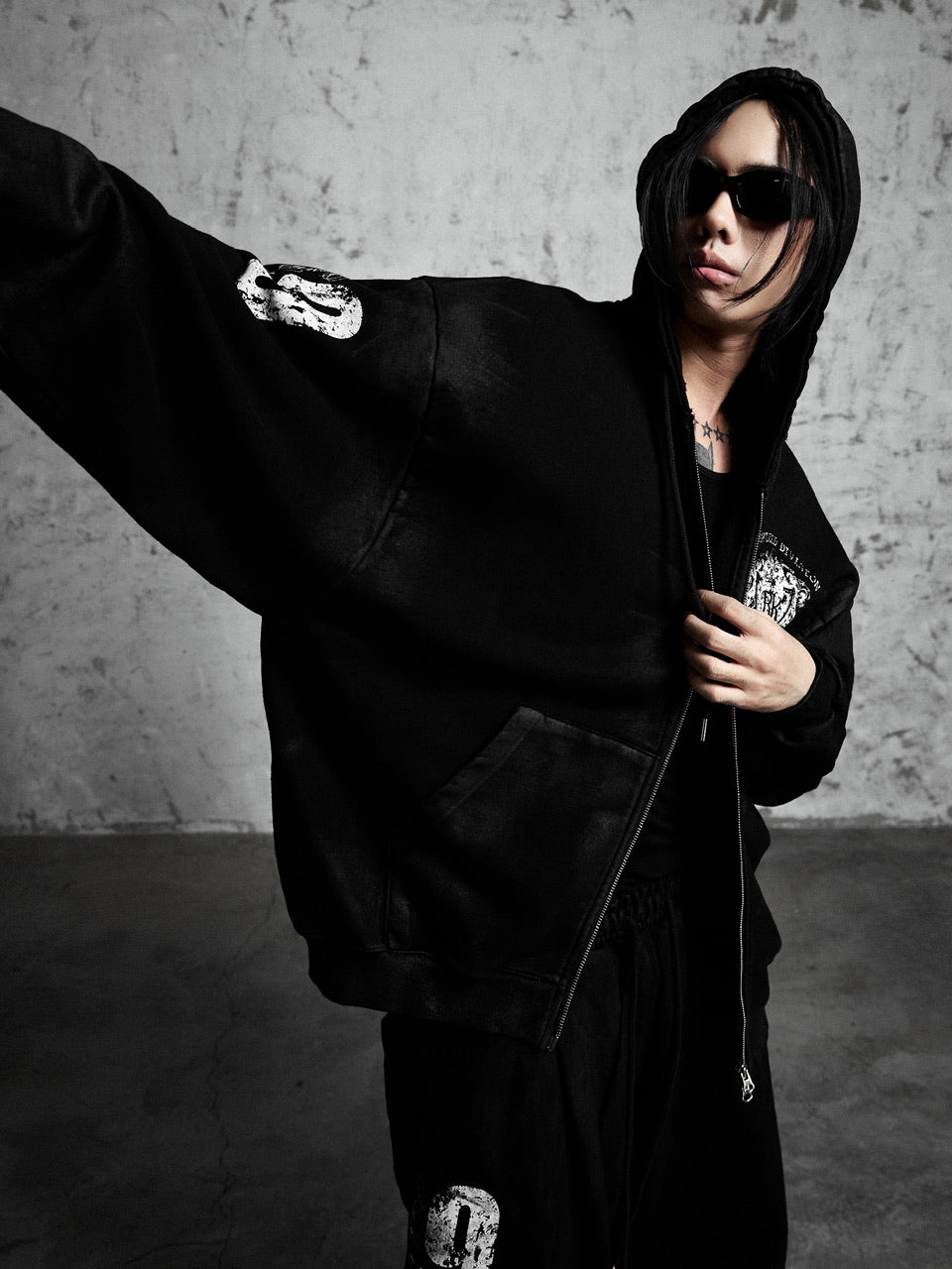 【Rosen Kreuz】COATED SHIELD ZIP UP HOODIE