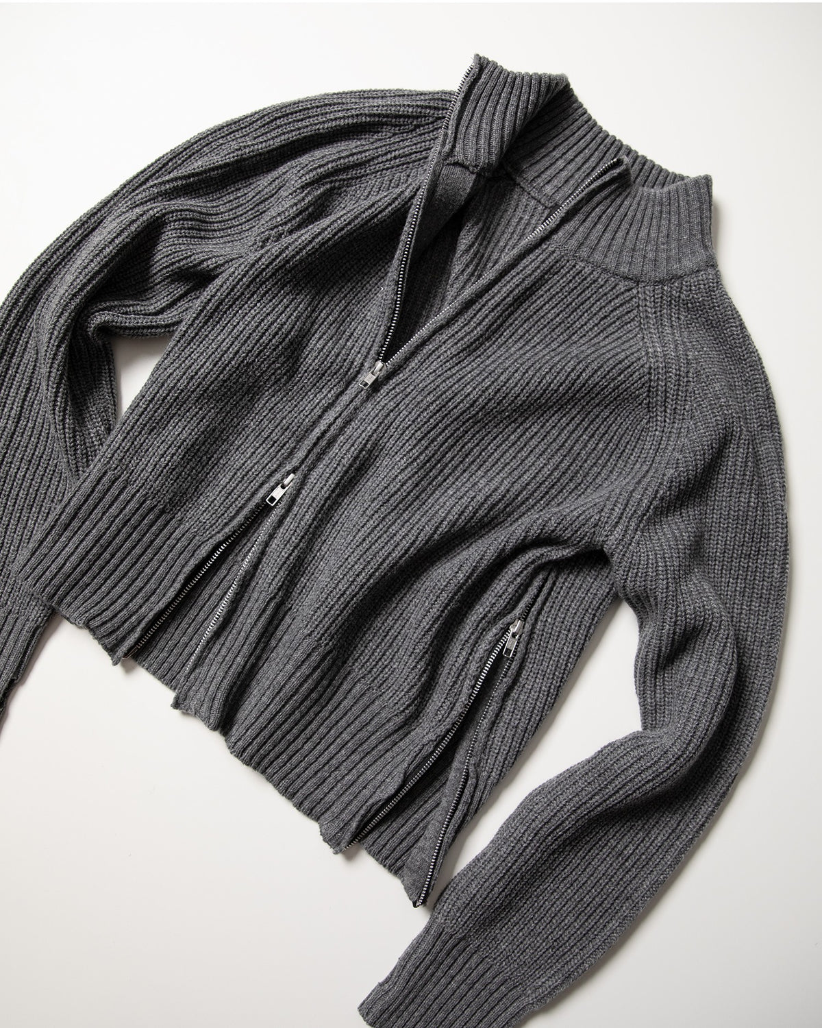 【roaringrad】Side-Zip Crop Knit Zip-Up