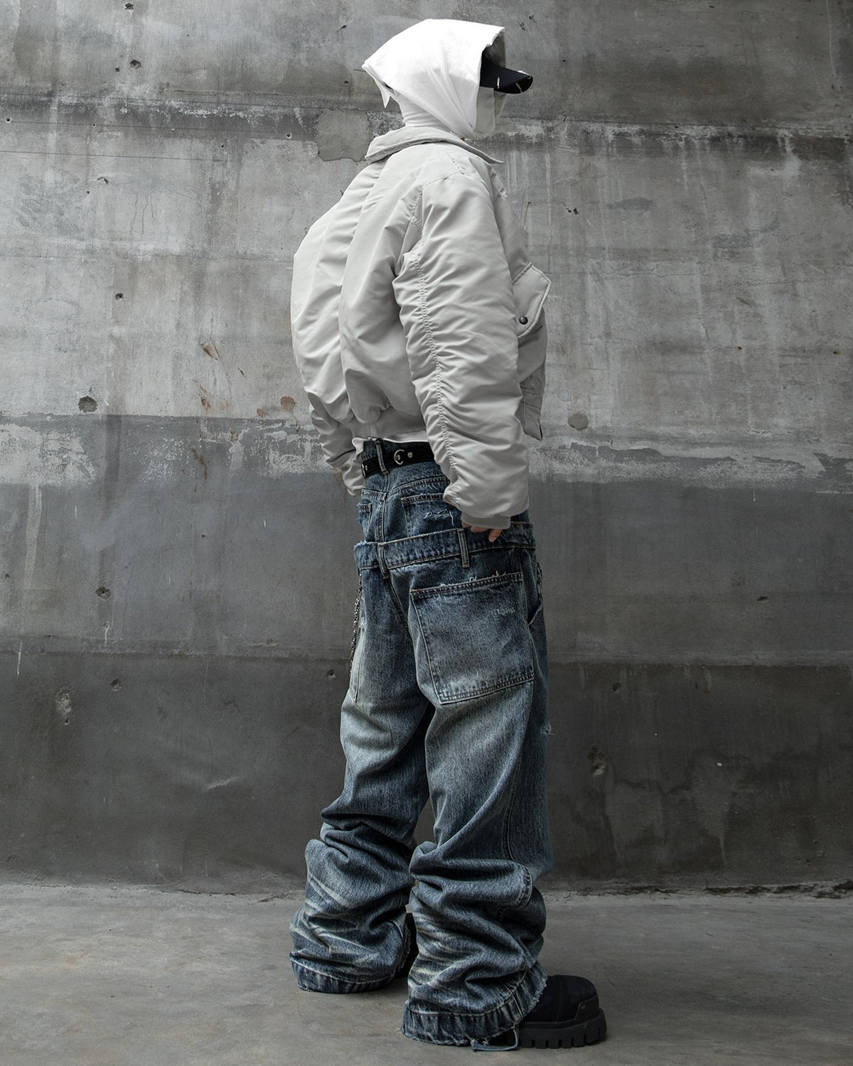 【roaringrad】26 Shirring Crop Bomber