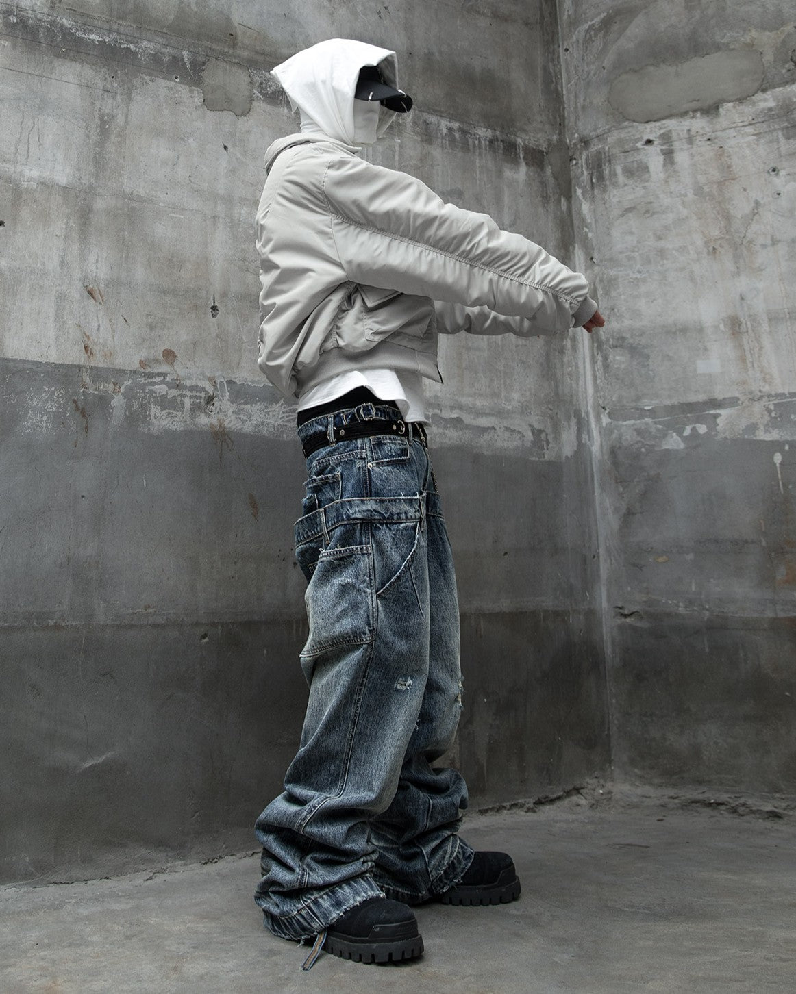 【roaringrad】26 Shirring Crop Bomber