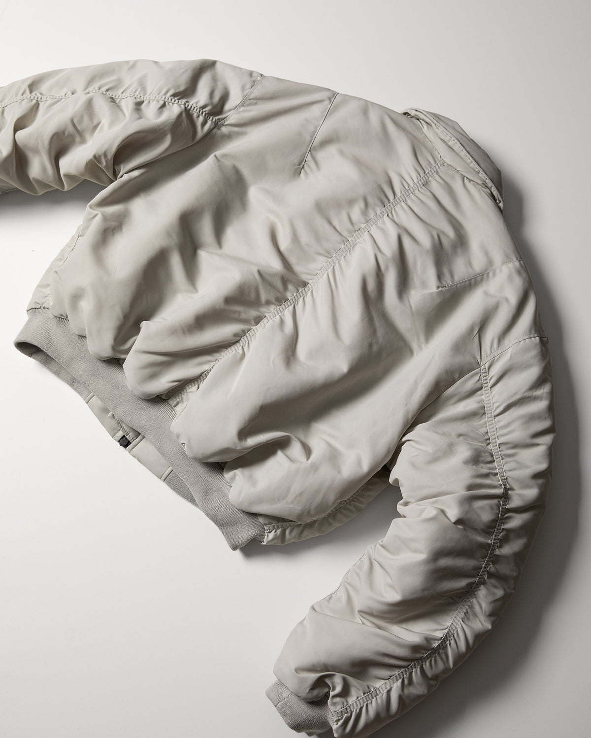 【roaringrad】26 Shirring Crop Bomber