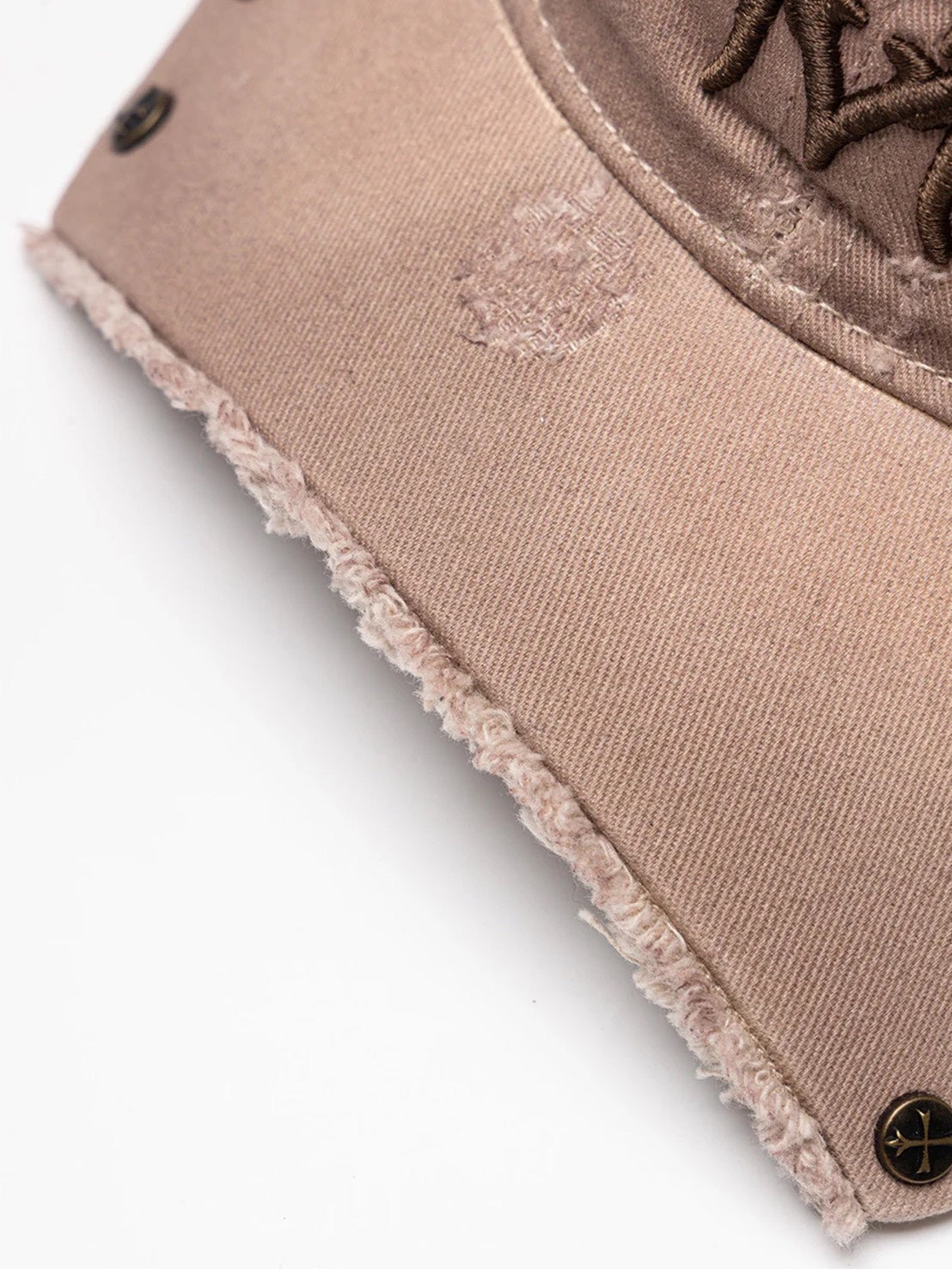 【SUPPLIER】Ripped Brim Heart Tribal 6 Panel Cap