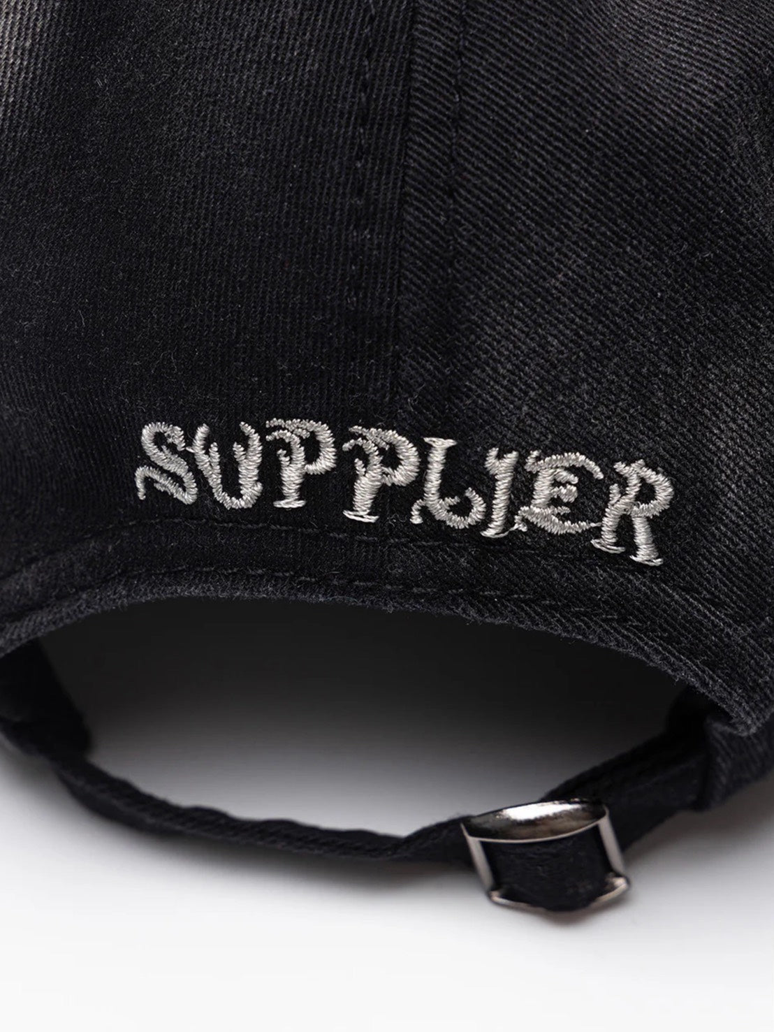 【SUPPLIER】Ripped Brim Heart Tribal 6 Panel Cap
