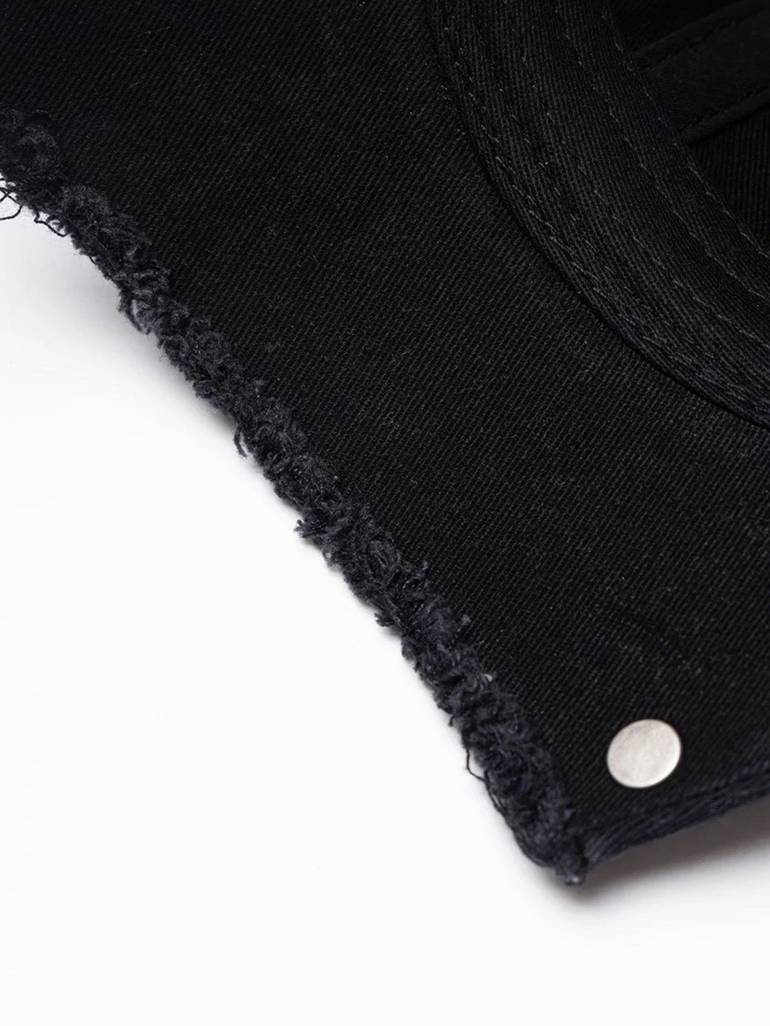 【SUPPLIER】Ripped Brim Heart Tribal 6 Panel Cap