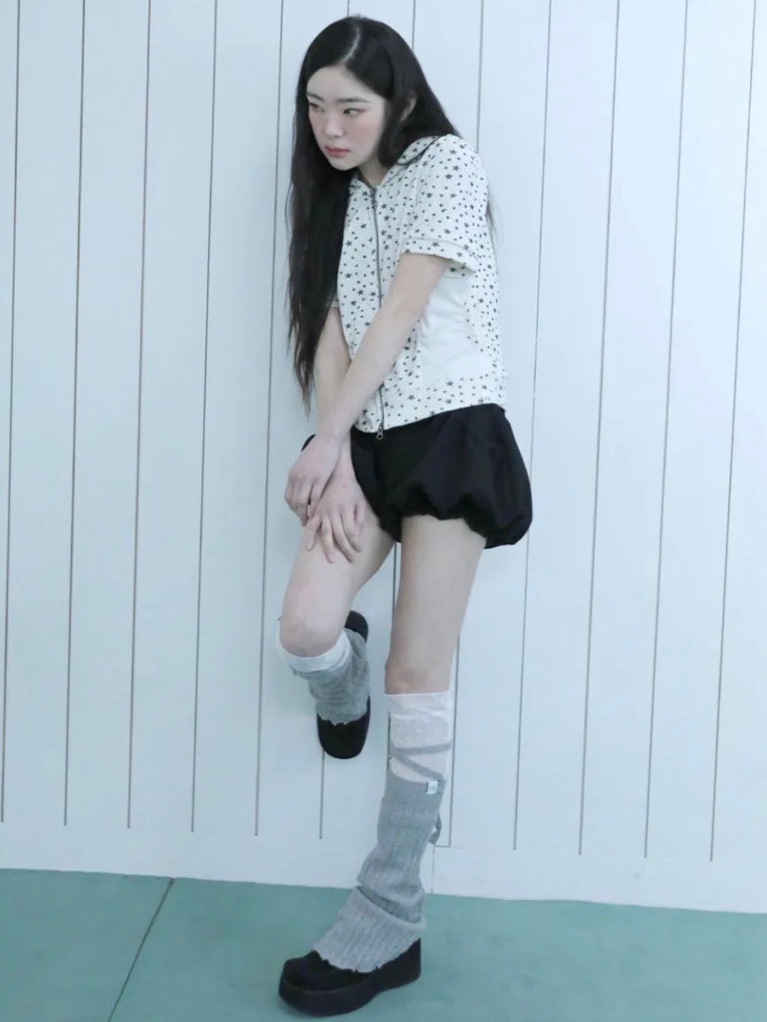 3/22 20:00発売【Uglyshadow】STAR SHIRRING HOODED ZIP-UP