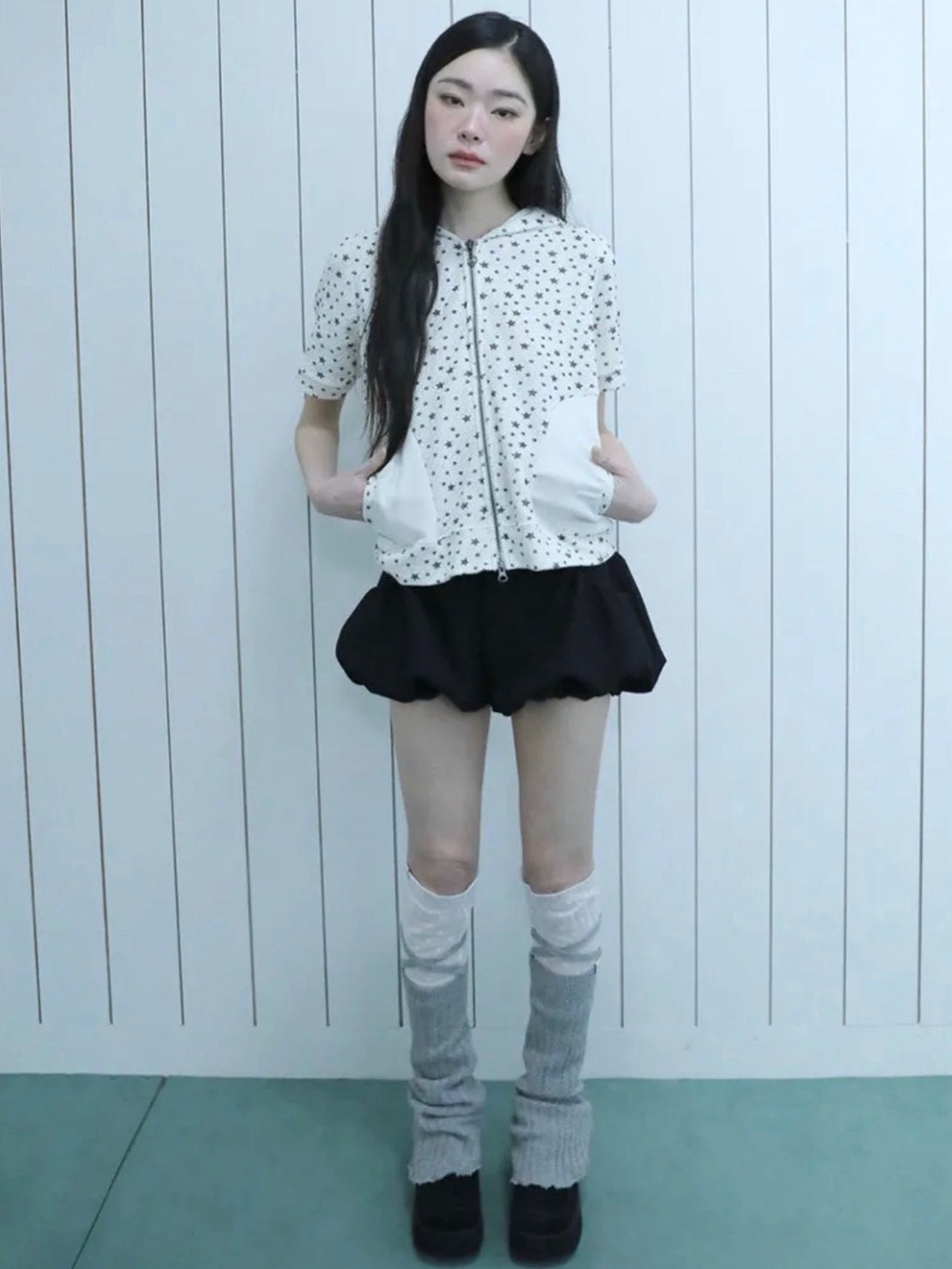 3/22 20:00発売【Uglyshadow】STAR SHIRRING HOODED ZIP-UP