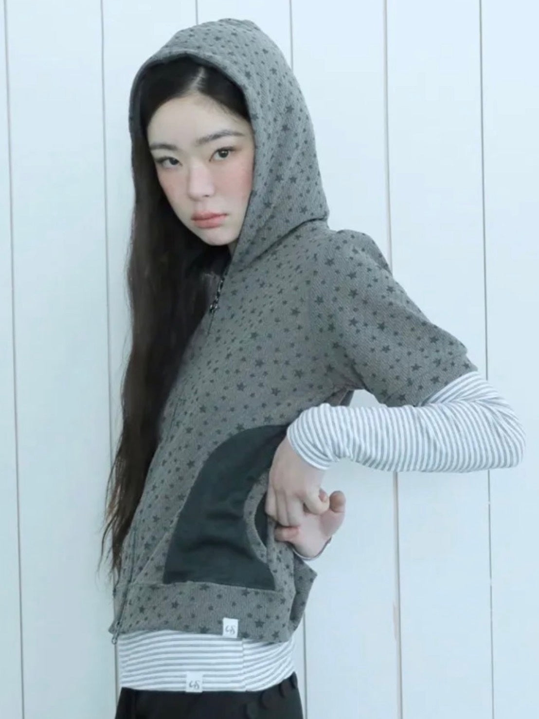 【Uglyshadow】STAR SHIRRING HOODED ZIP-UP