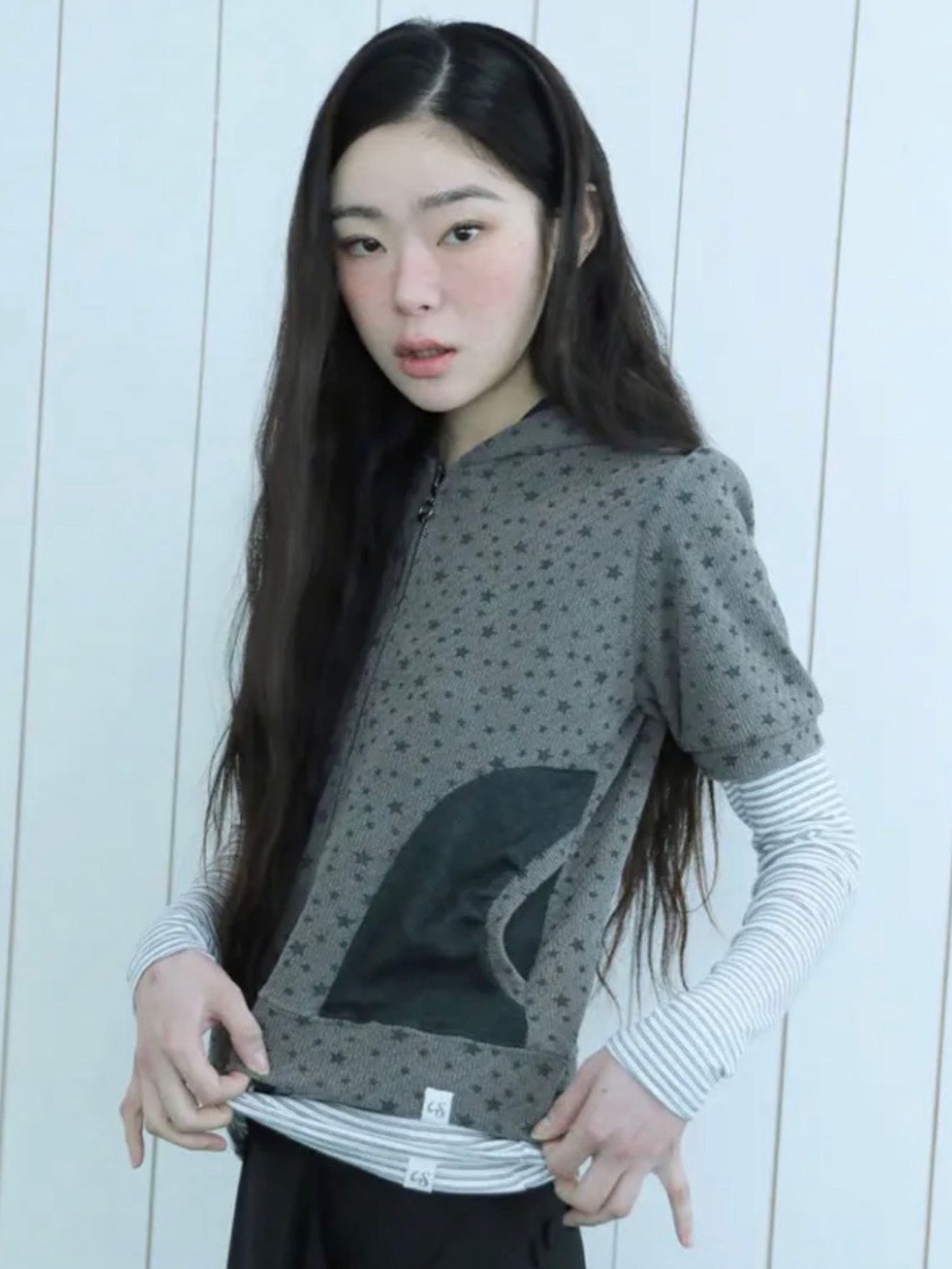 【Uglyshadow】STAR SHIRRING HOODED ZIP-UP