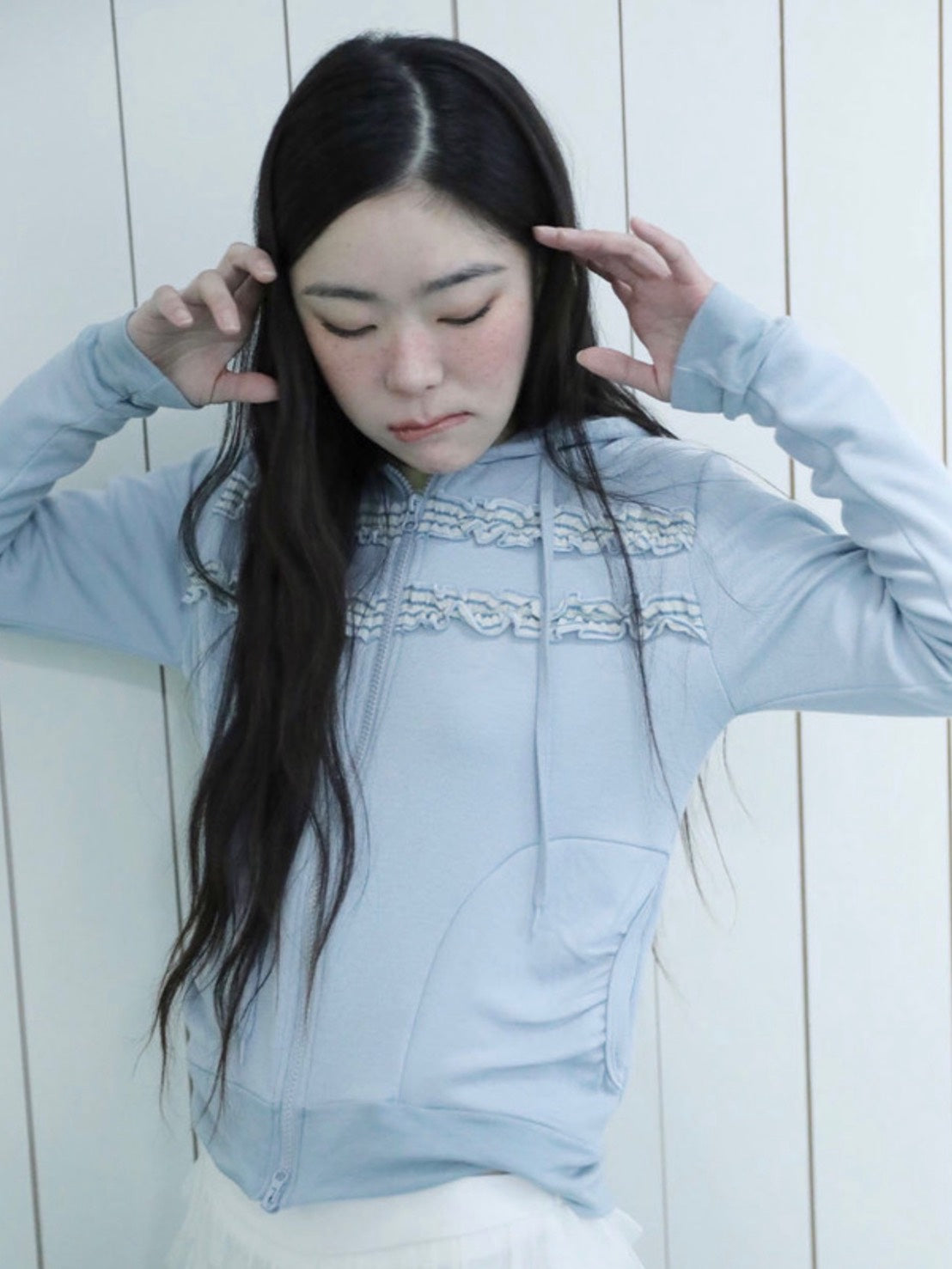【Uglyshadow】LAYERED SHIRRING HOODED ZIP-UP