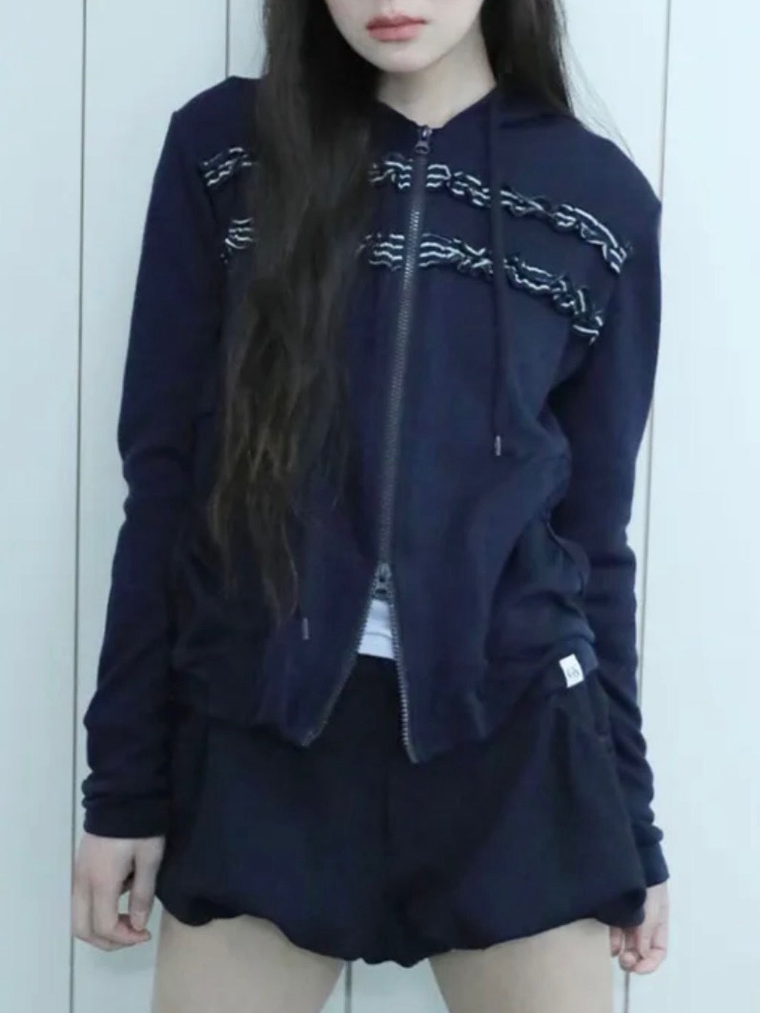 【Uglyshadow】LAYERED SHIRRING HOODED ZIP-UP