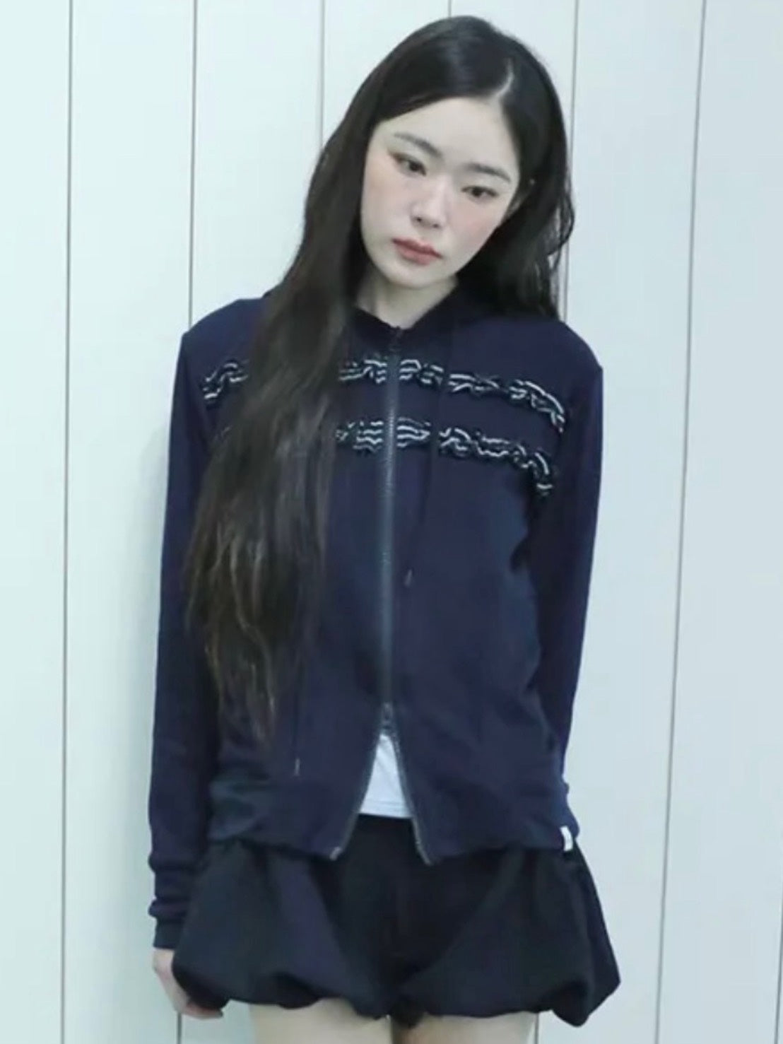 【Uglyshadow】LAYERED SHIRRING HOODED ZIP-UP