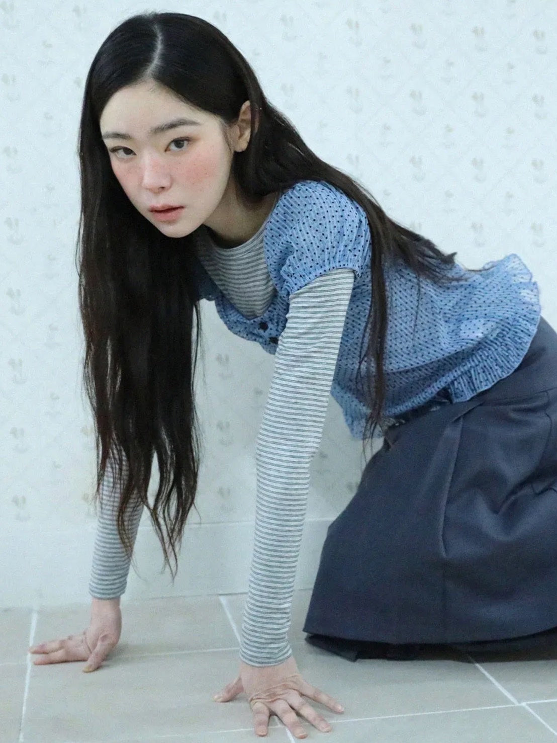 【Uglyshadow】DOT SHIRRING BLOUSE
