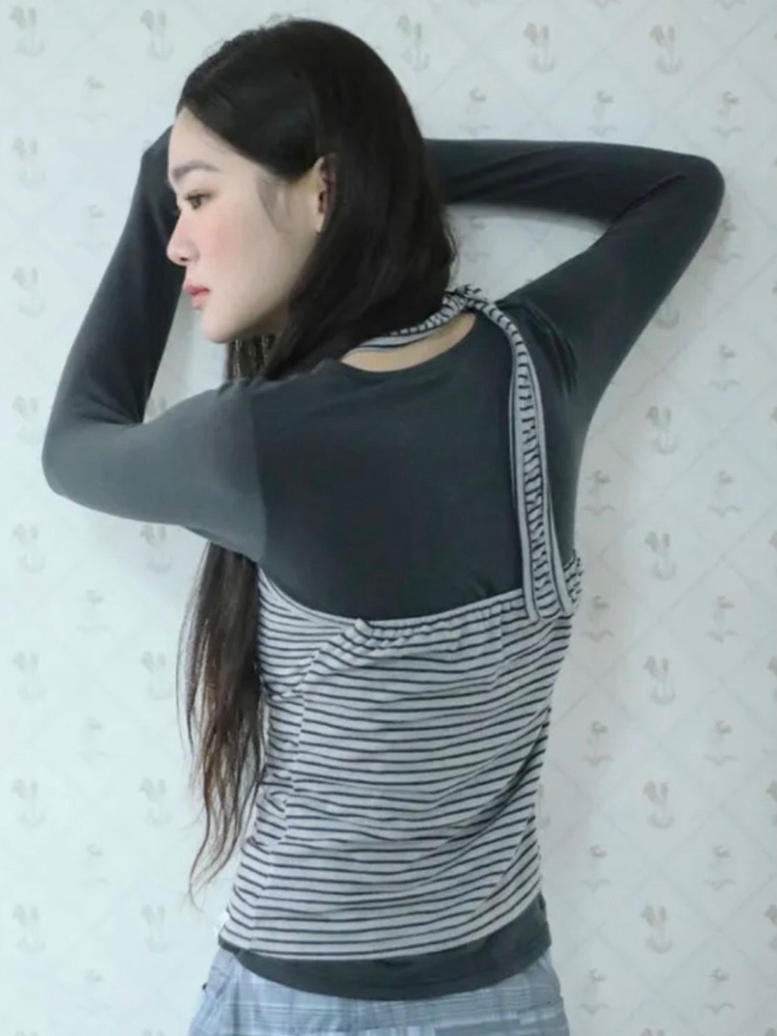 【Uglyshadow】STRIPED HALTER NECK LAYERED T-SHIRT