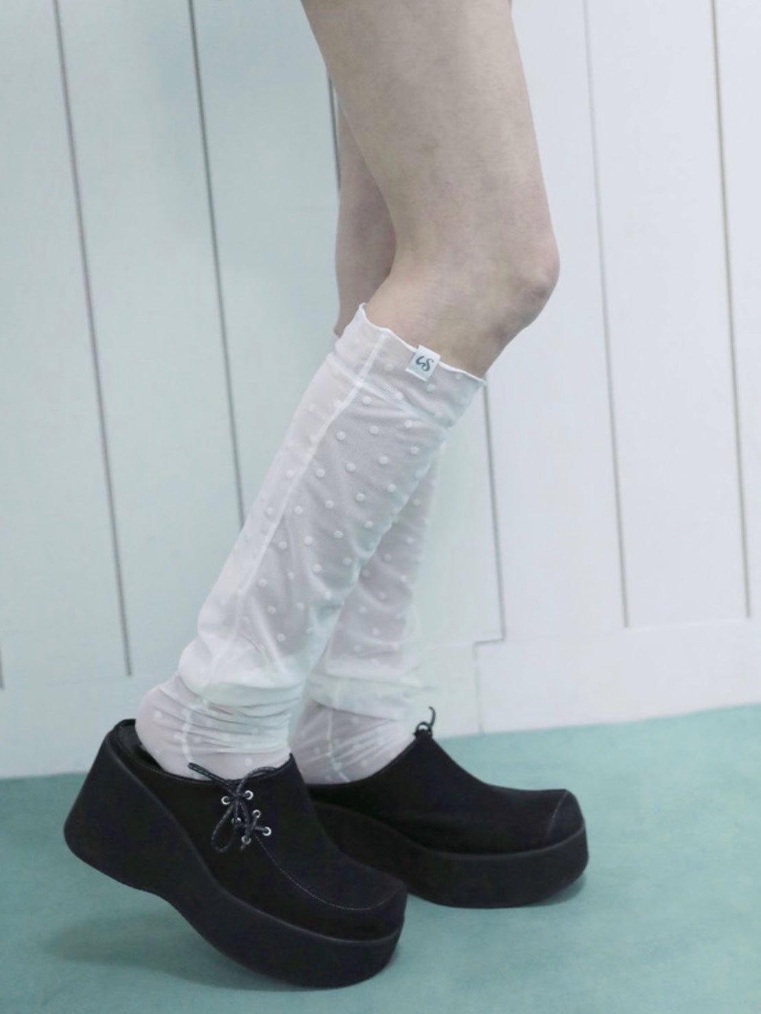 3/22 20:00発売【Uglyshadow】MESH DOT KNEE SOCKS