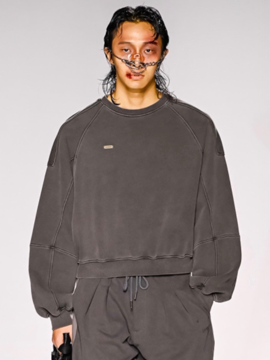 【AJOBYAJO】Vintage Panel Cropped Sweatshirt