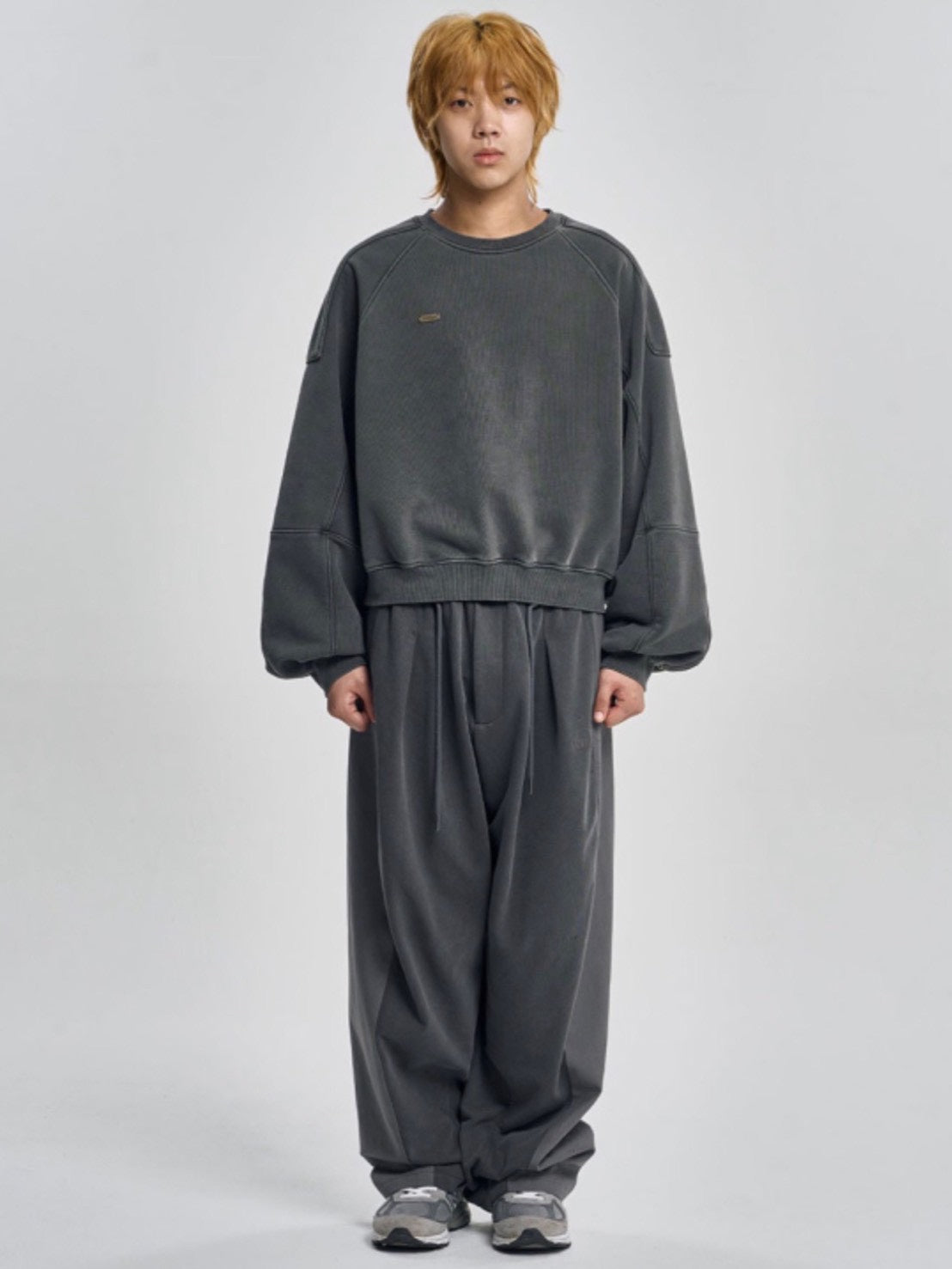 【AJOBYAJO】Vintage Panel Cropped Sweatshirt