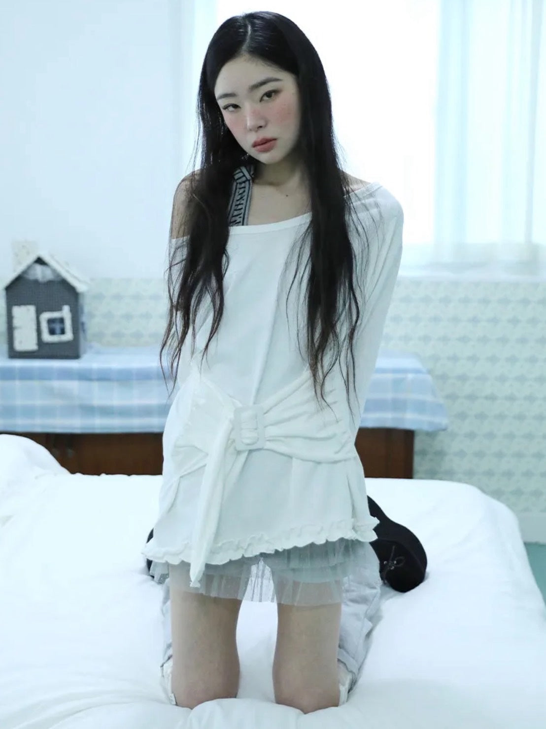 【Uglyshadow】BUCKLE OFF-SHOULDER T-SHIRT