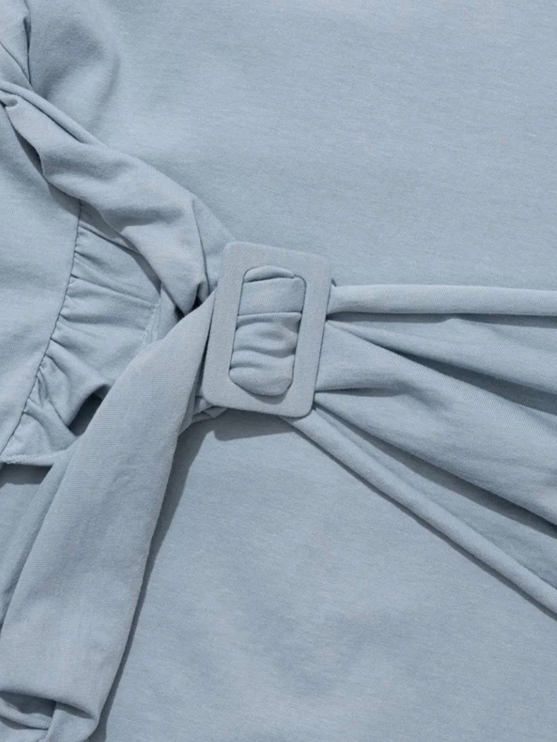 【Uglyshadow】BUCKLE OFF-SHOULDER T-SHIRT