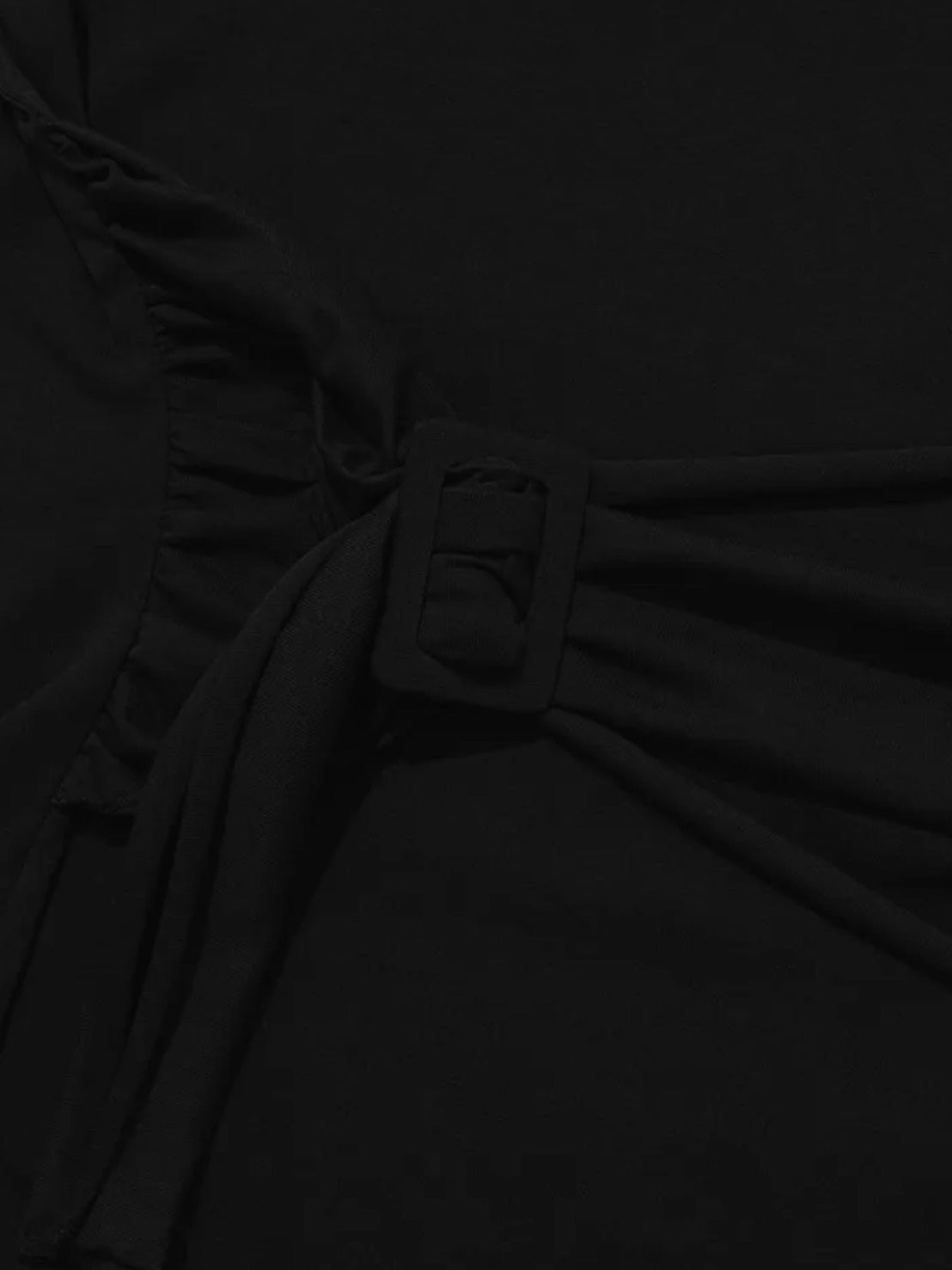 【Uglyshadow】BUCKLE OFF-SHOULDER T-SHIRT