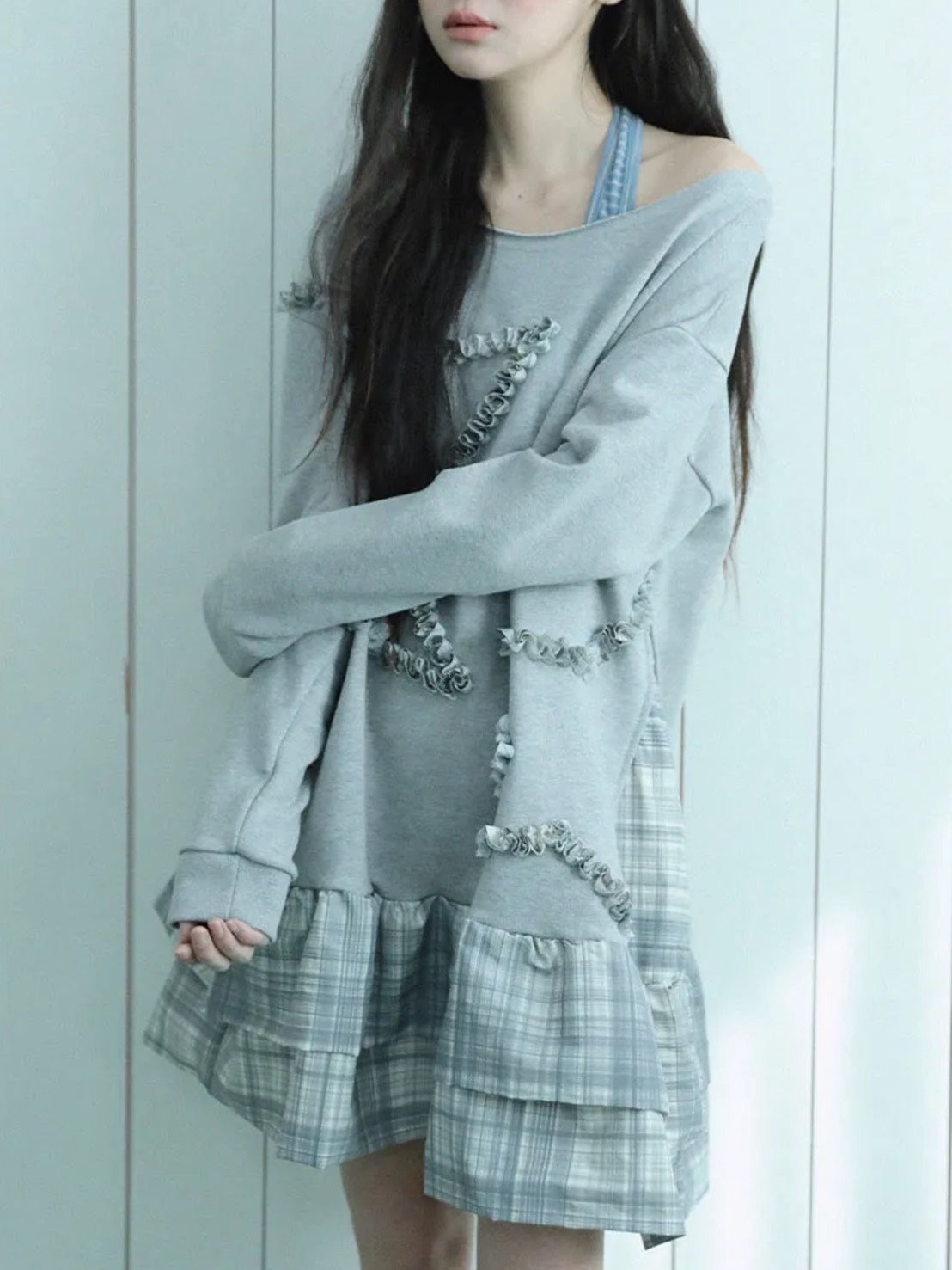 【Uglyshadow】CHECKERED OFF-SHOULDER SWEATSHIRT DRESS