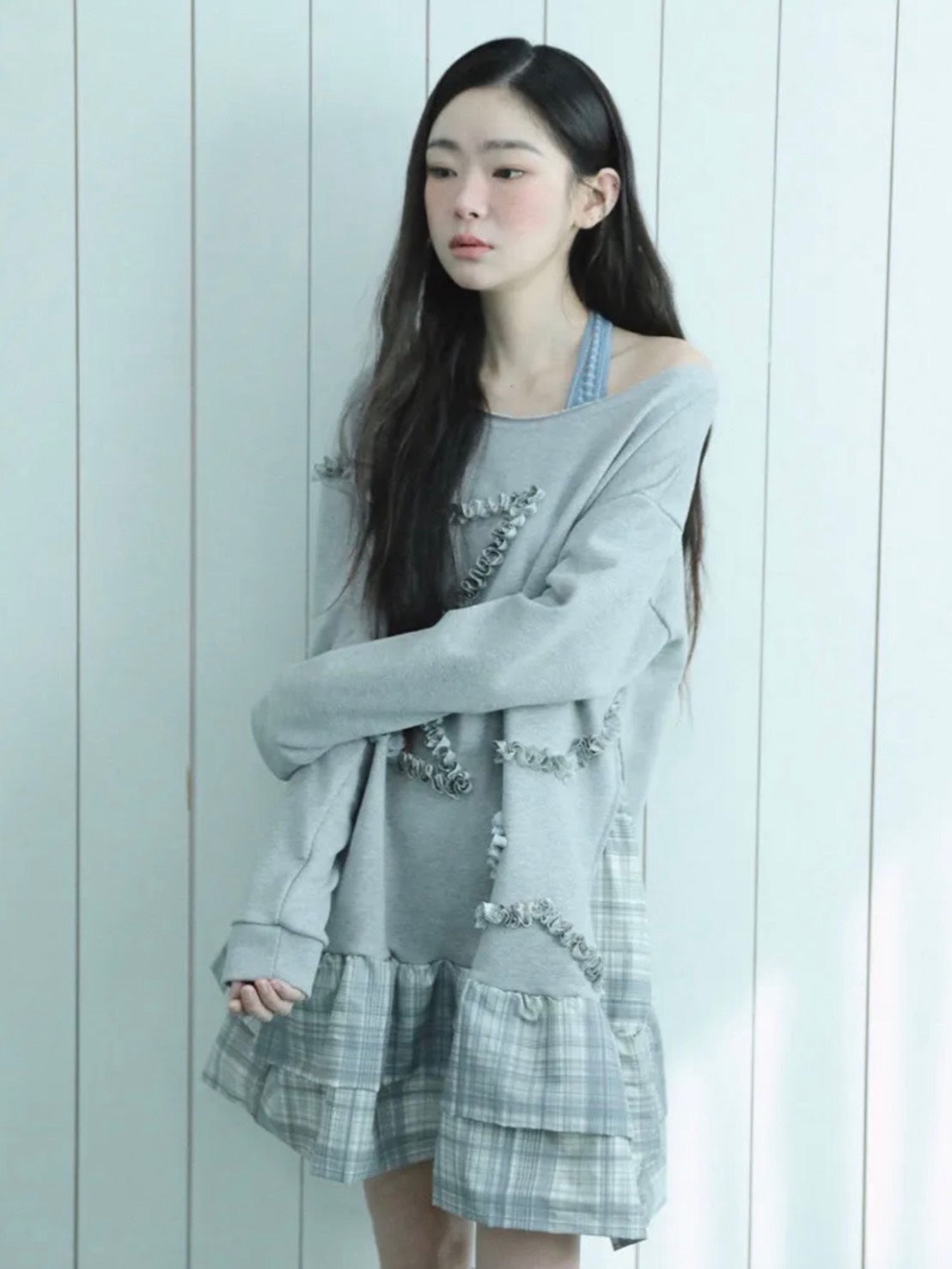 【Uglyshadow】CHECKERED OFF-SHOULDER SWEATSHIRT DRESS