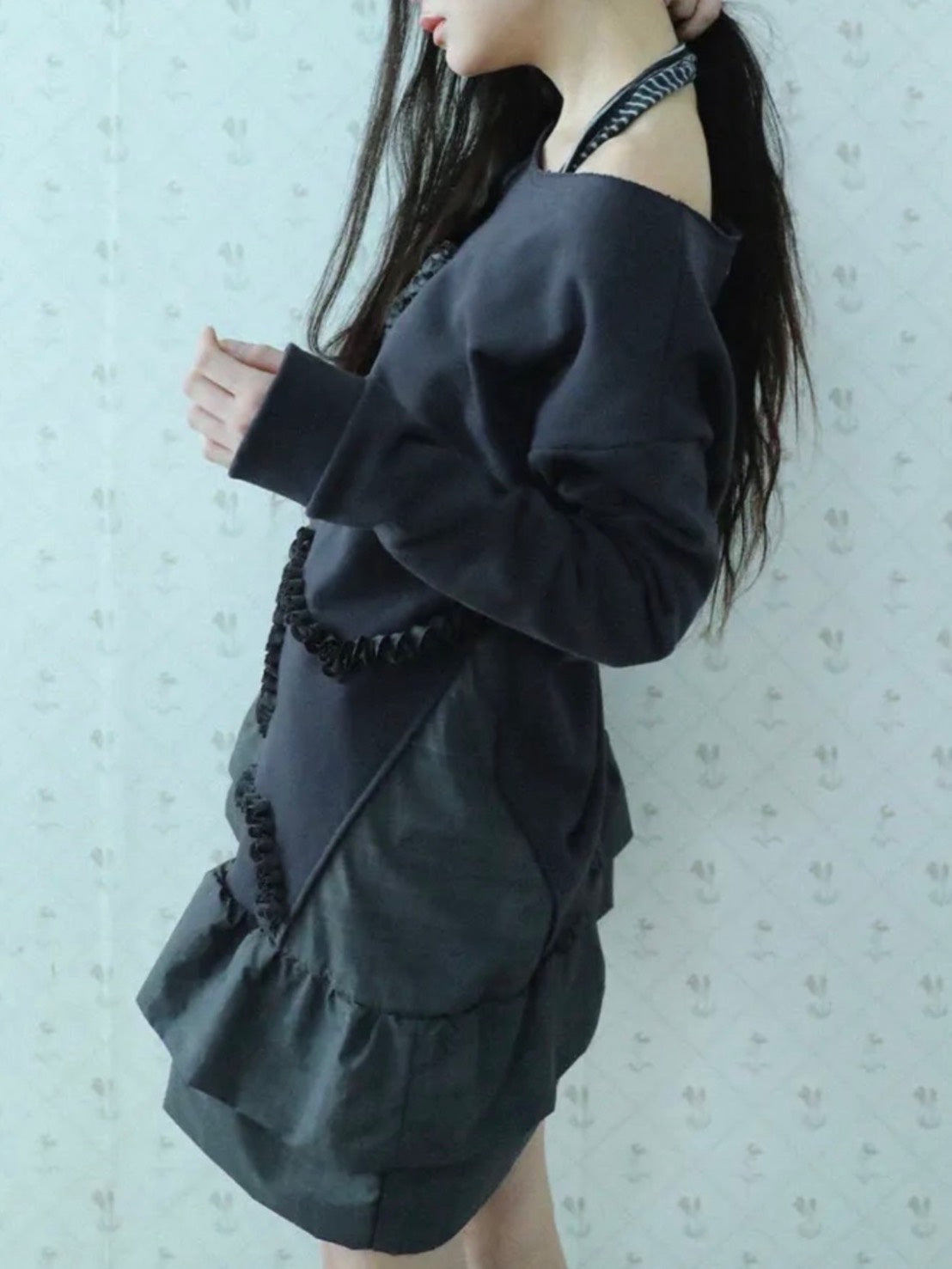 【Uglyshadow】CHECKERED OFF-SHOULDER SWEATSHIRT DRESS