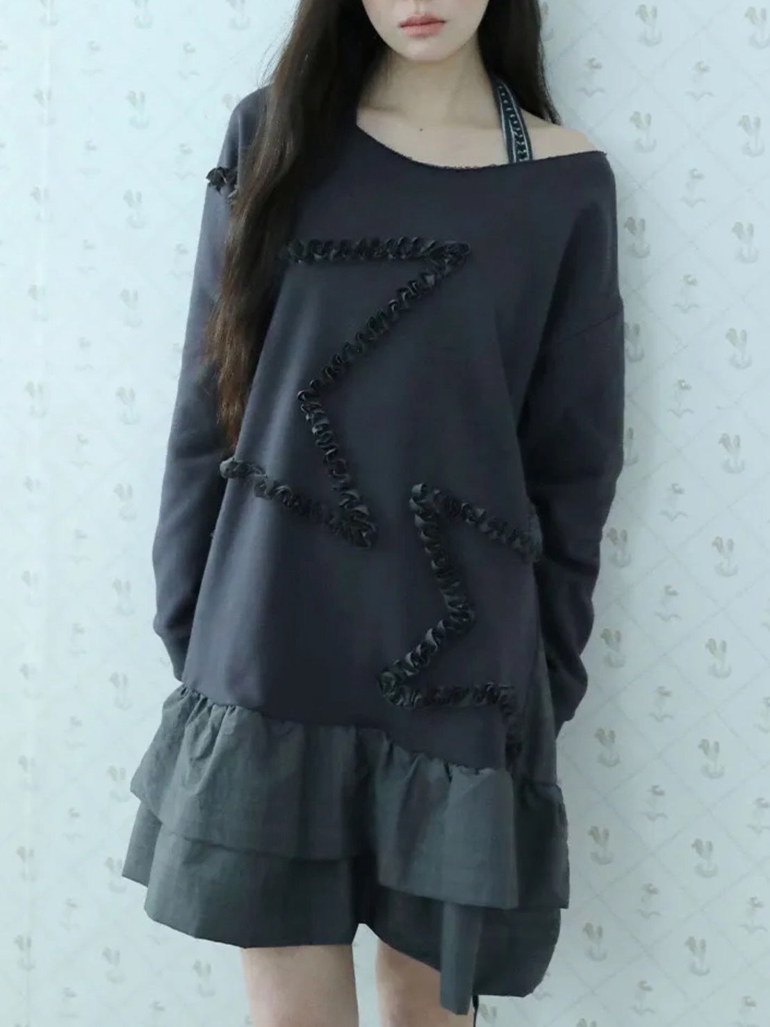 【Uglyshadow】CHECKERED OFF-SHOULDER SWEATSHIRT DRESS