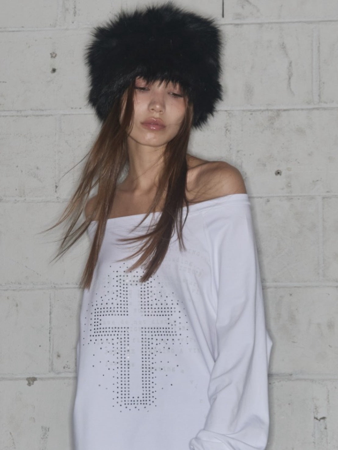 【FANCY CLUB】DIVINE CROSS OFF-SHOULDER TEE