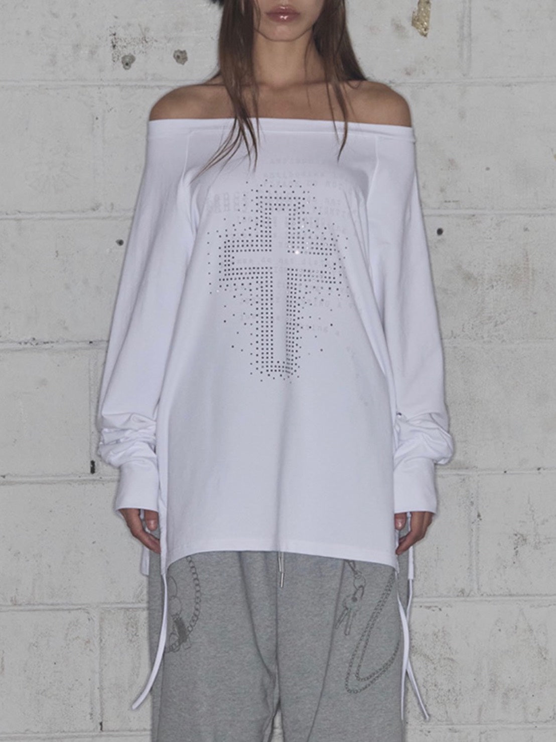 【FANCY CLUB】DIVINE CROSS OFF-SHOULDER TEE