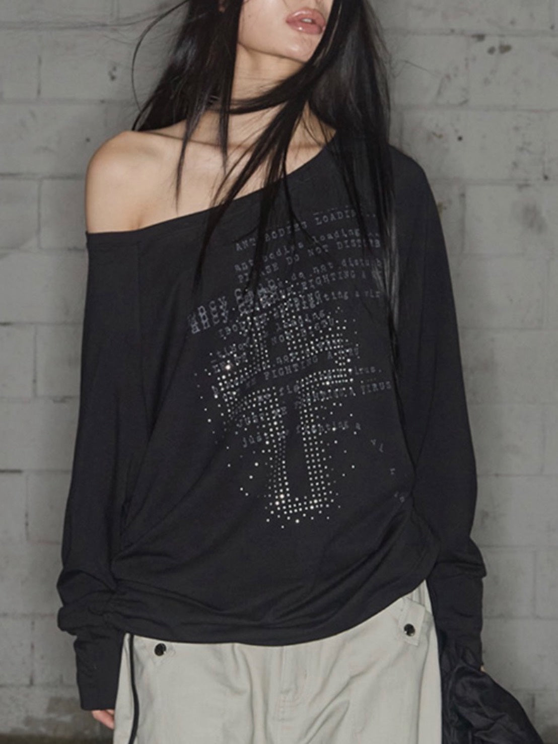 【FANCY CLUB】DIVINE CROSS OFF-SHOULDER TEE