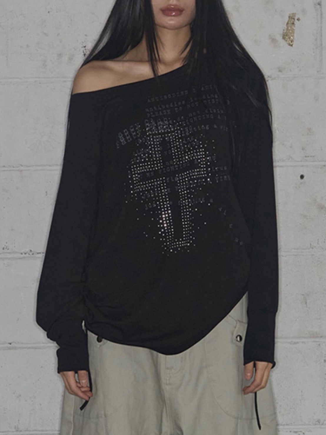 【FANCY CLUB】DIVINE CROSS OFF-SHOULDER TEE
