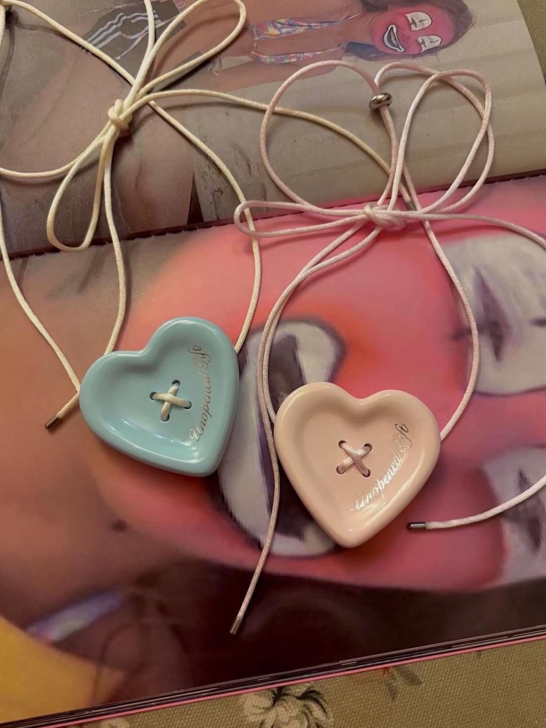 【Unopened gift】heart button chocker