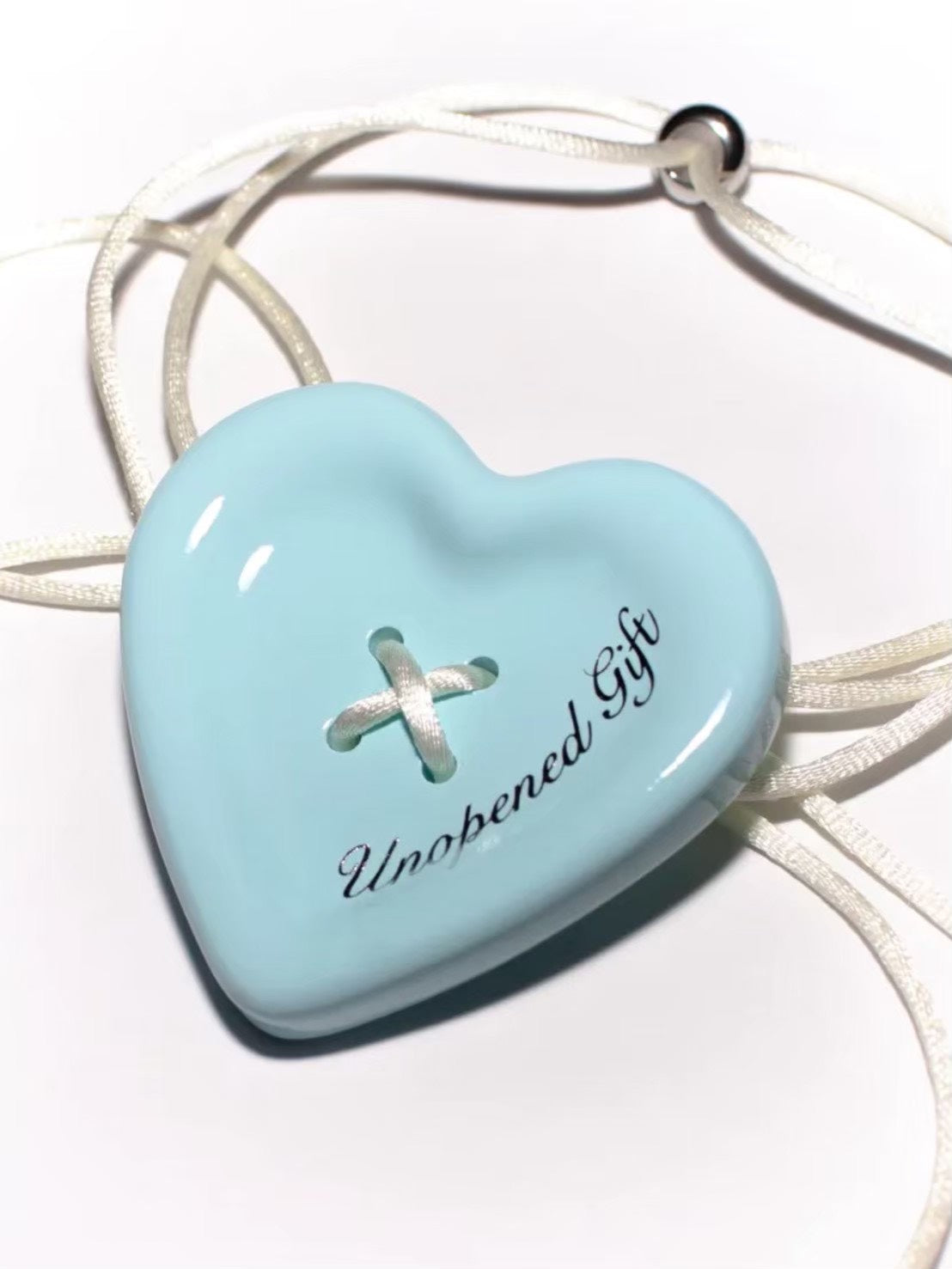 【Unopened gift】heart button chocker