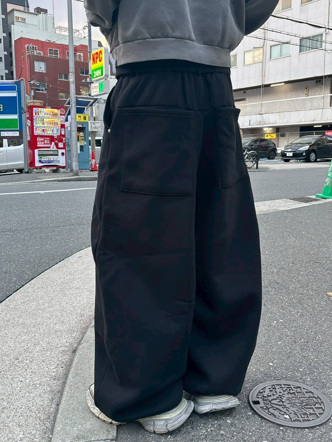 受注制【Chikashitsu +】barrel leg heavy sweat pants (2color)