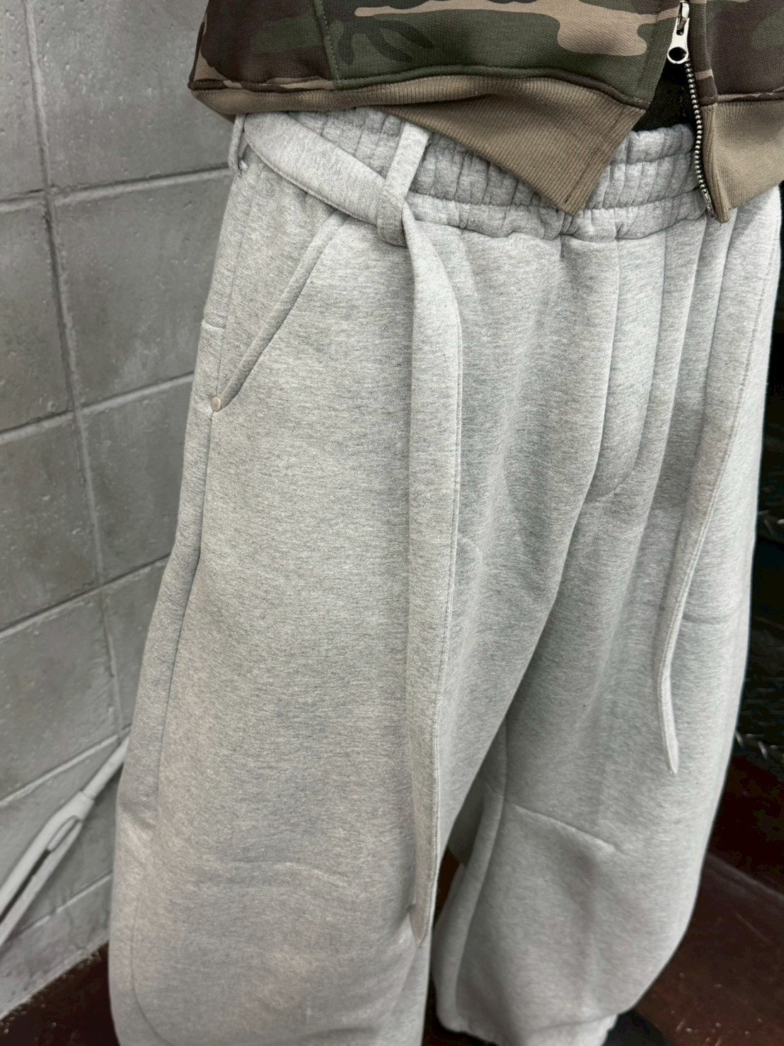 Chikashitsu +】barrel leg heavy sweat pants (2color) – PRESSING
