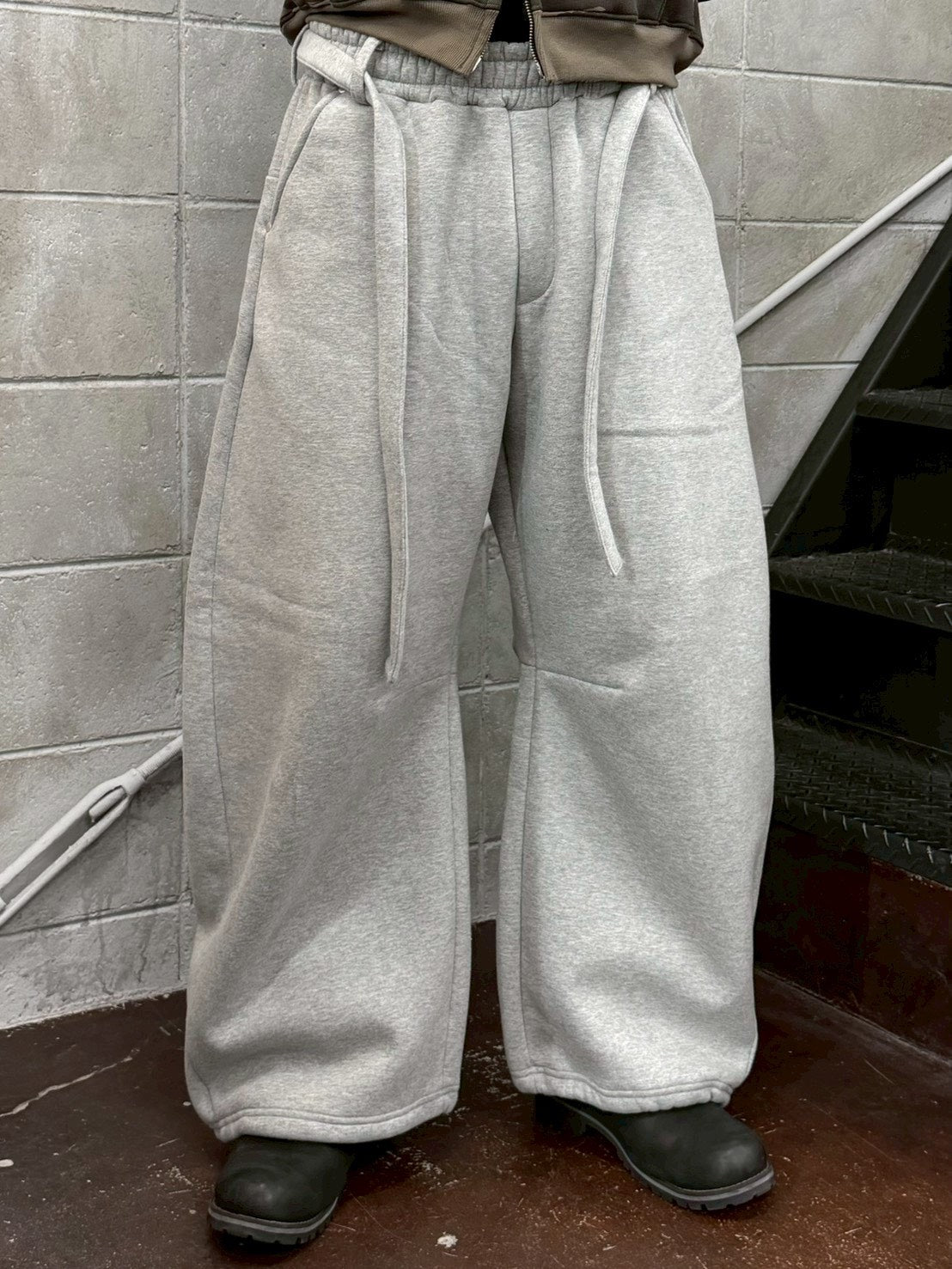 受注制【Chikashitsu +】barrel leg heavy sweat pants (2color)
