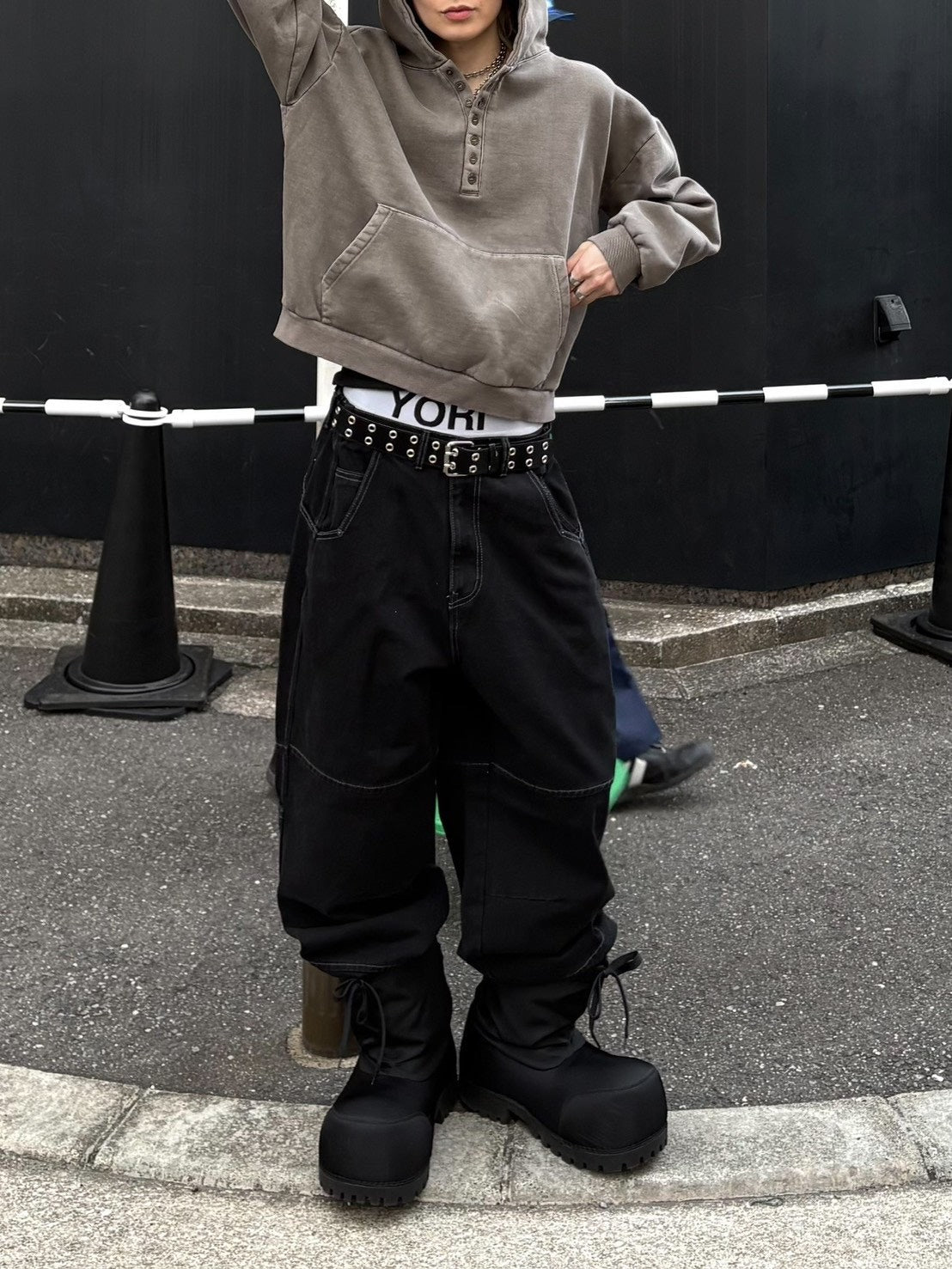 受注制【Chikashitsu +】henley neck pigment heavy hoodie (2color)