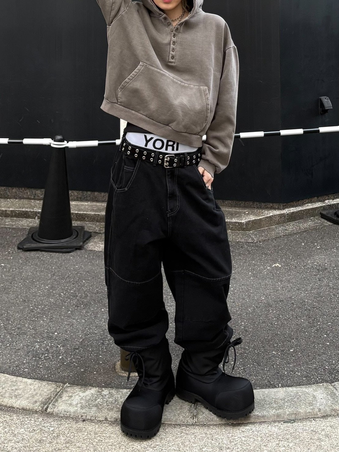 受注制【Chikashitsu +】henley neck pigment heavy hoodie (2color)