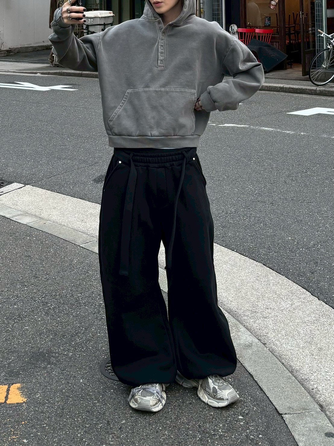 受注制【Chikashitsu +】henley neck pigment heavy hoodie (2color)