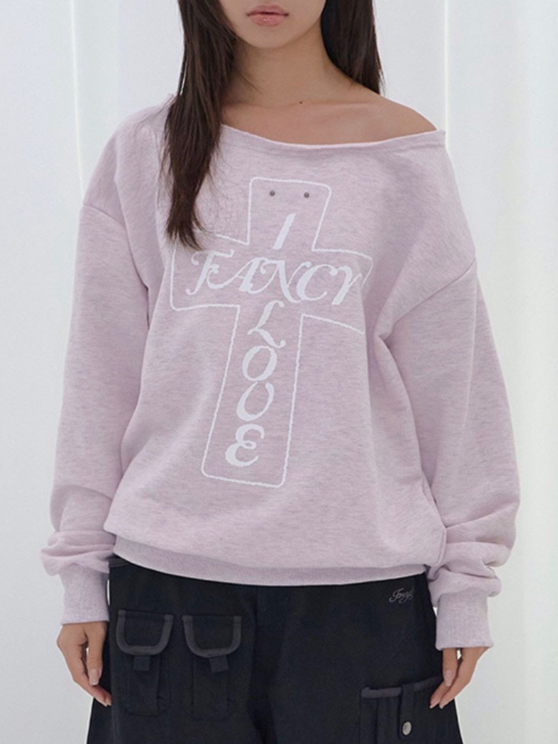 【FANCY CLUB】FROSS OFF-SHOULDER SWEATSHIRT