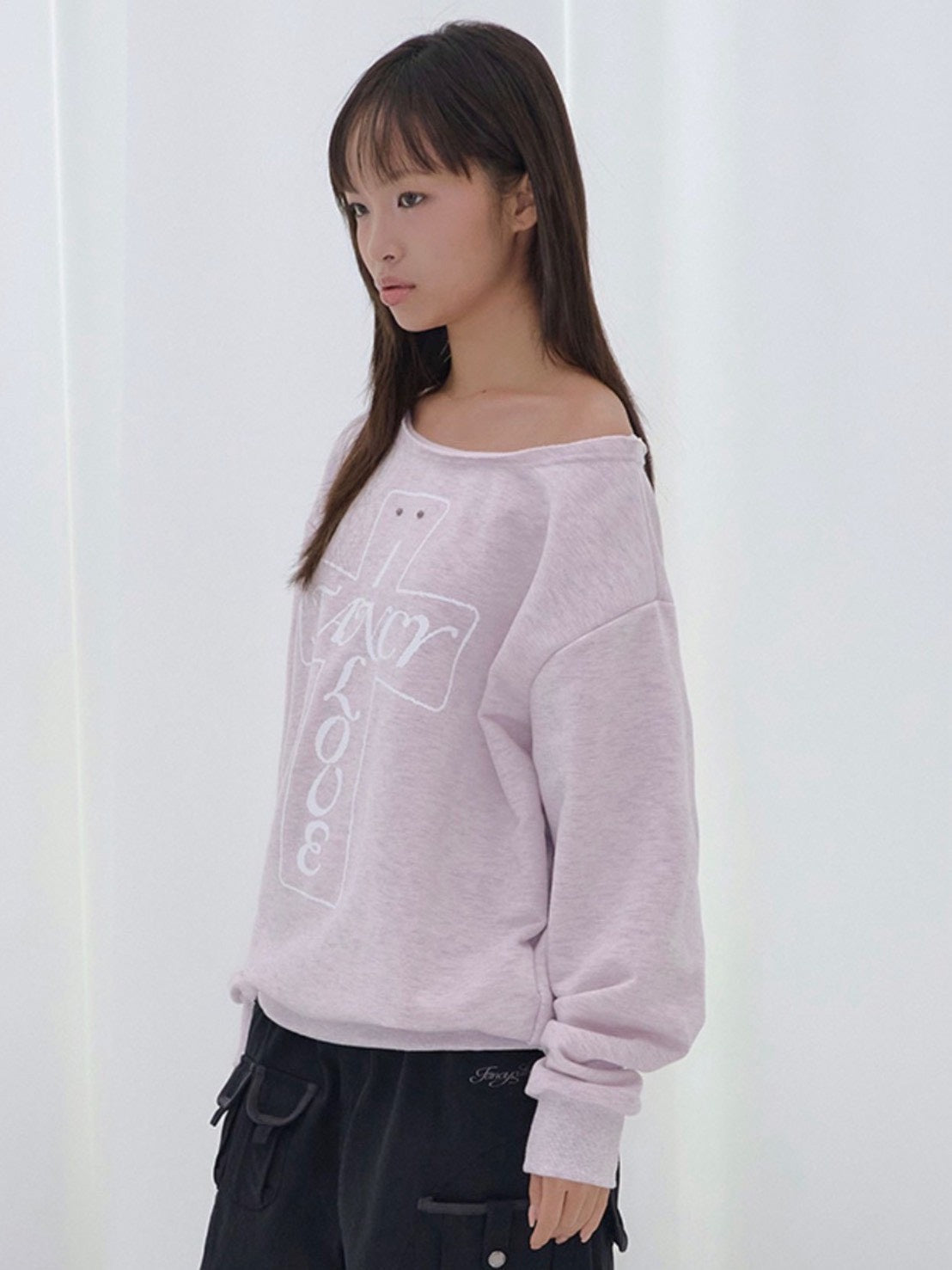 【FANCY CLUB】FROSS OFF-SHOULDER SWEATSHIRT