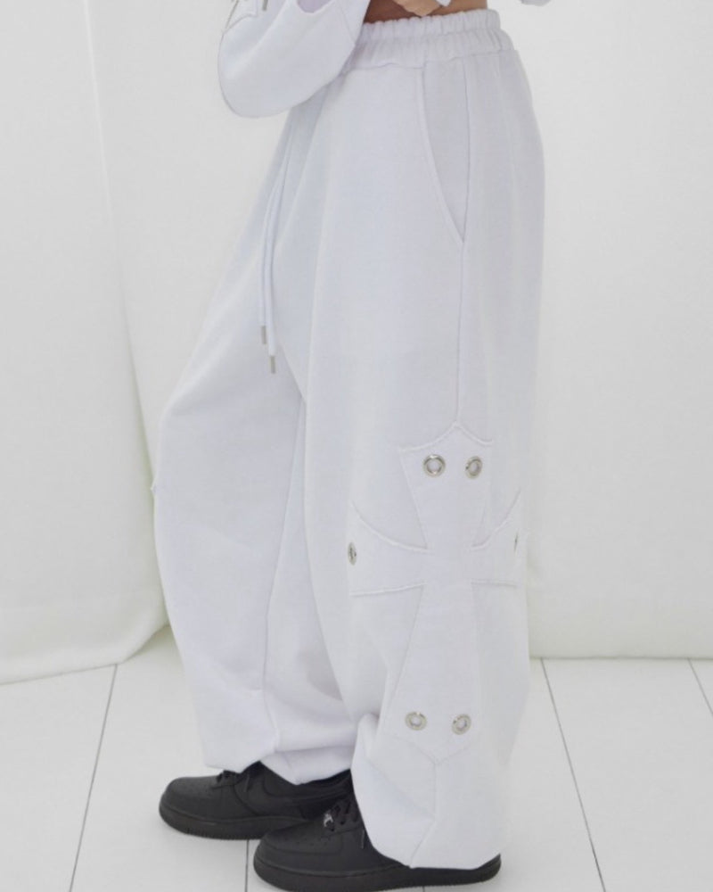 【FANCY CLUB】BIG CROSS EYELET SWEATPANTS