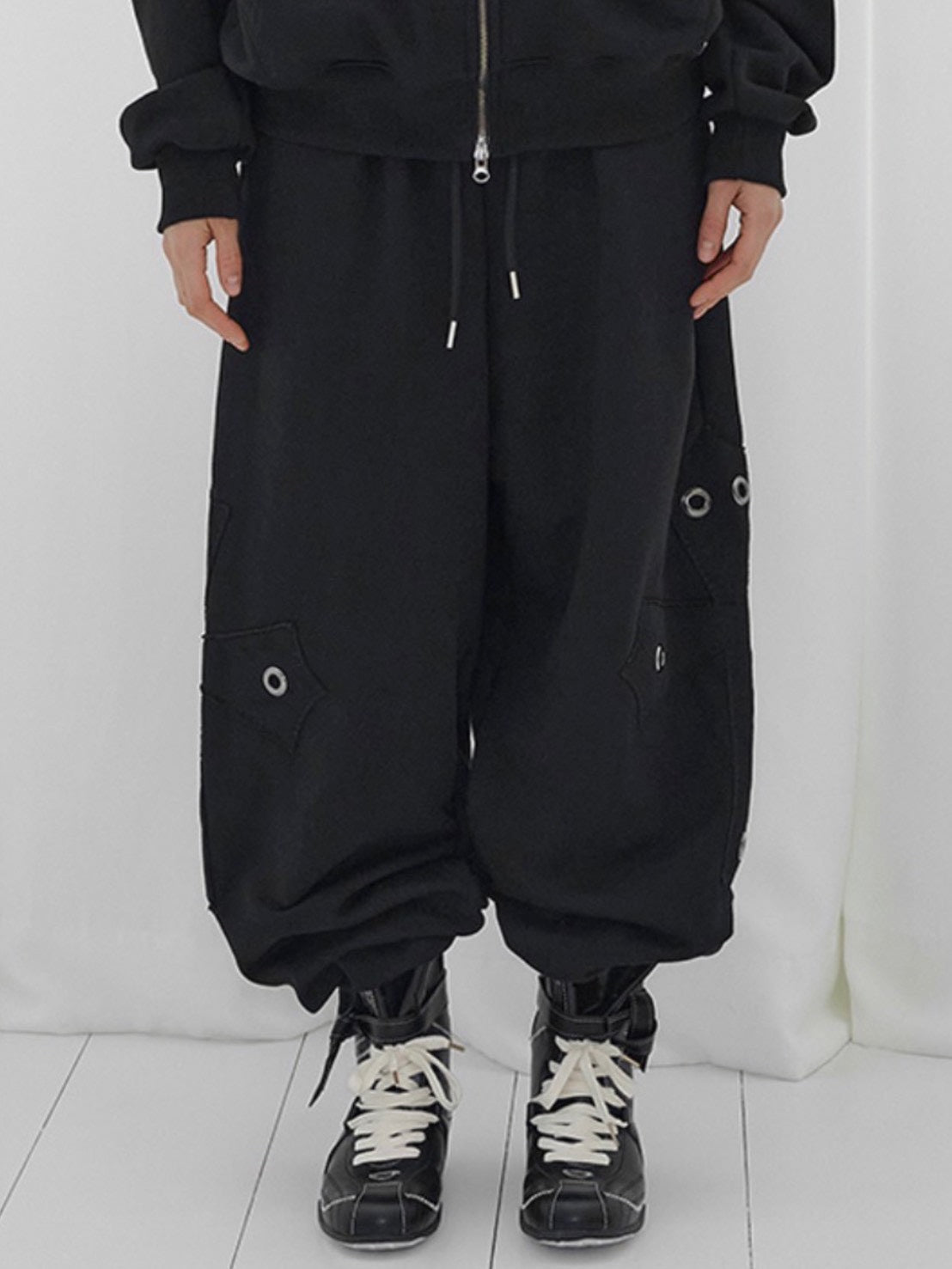 【FANCY CLUB】BIG CROSS EYELET SWEATPANTS