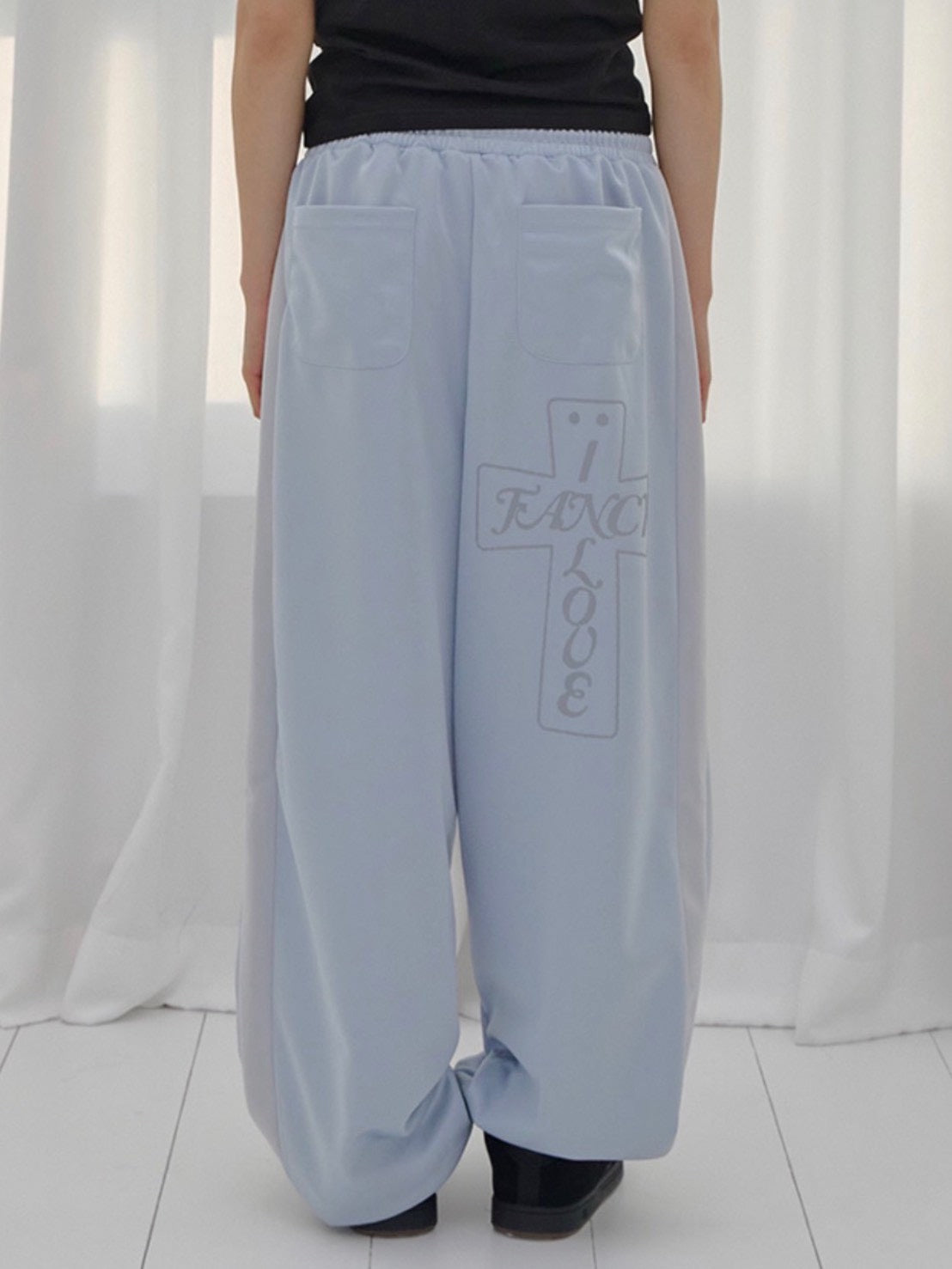 【FANCY CLUB】FROSS GLOSSY TRACK PANTS